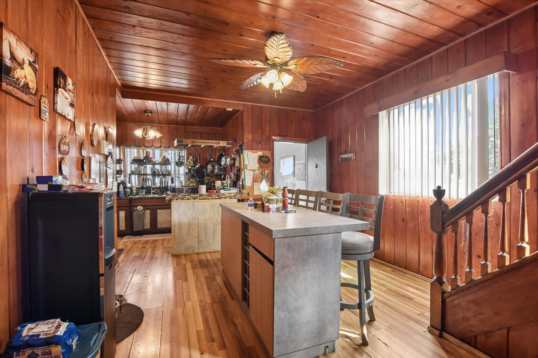  Historic Home is Rich in Character and Full of Potential - 物件實景