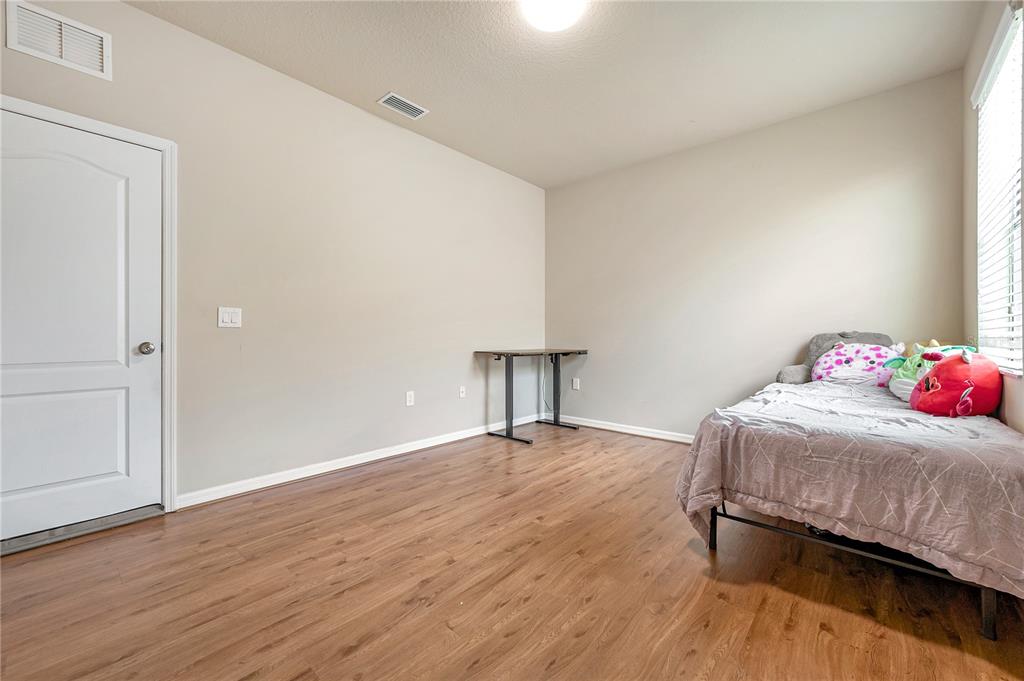 Wesley Chapel, Florida, 33545, United States, 5 Bedrooms Bedrooms, ,3 BathroomsBathrooms,Residential,For Sale,1941692