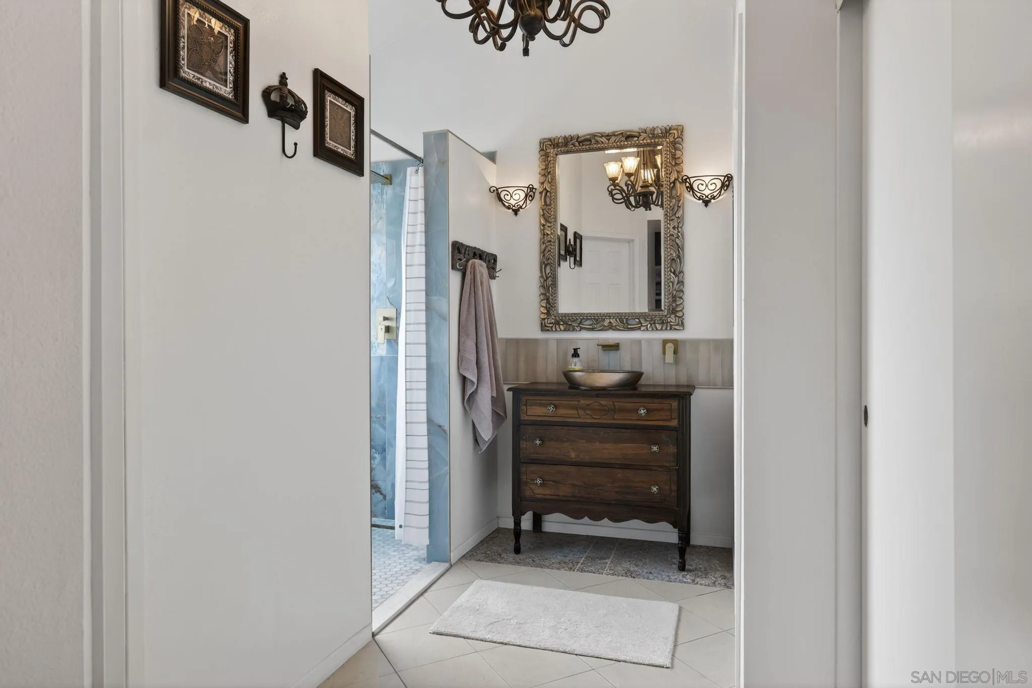 Camarillo, California, 93010, United States, 5 Bedrooms Bedrooms, ,4 BathroomsBathrooms,Residential,For Sale,2001849