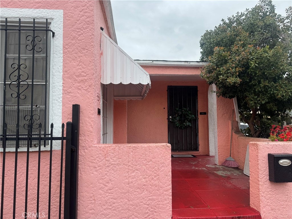 Los Angeles, California, 90037, United States, ,Residential,For Sale,2006199