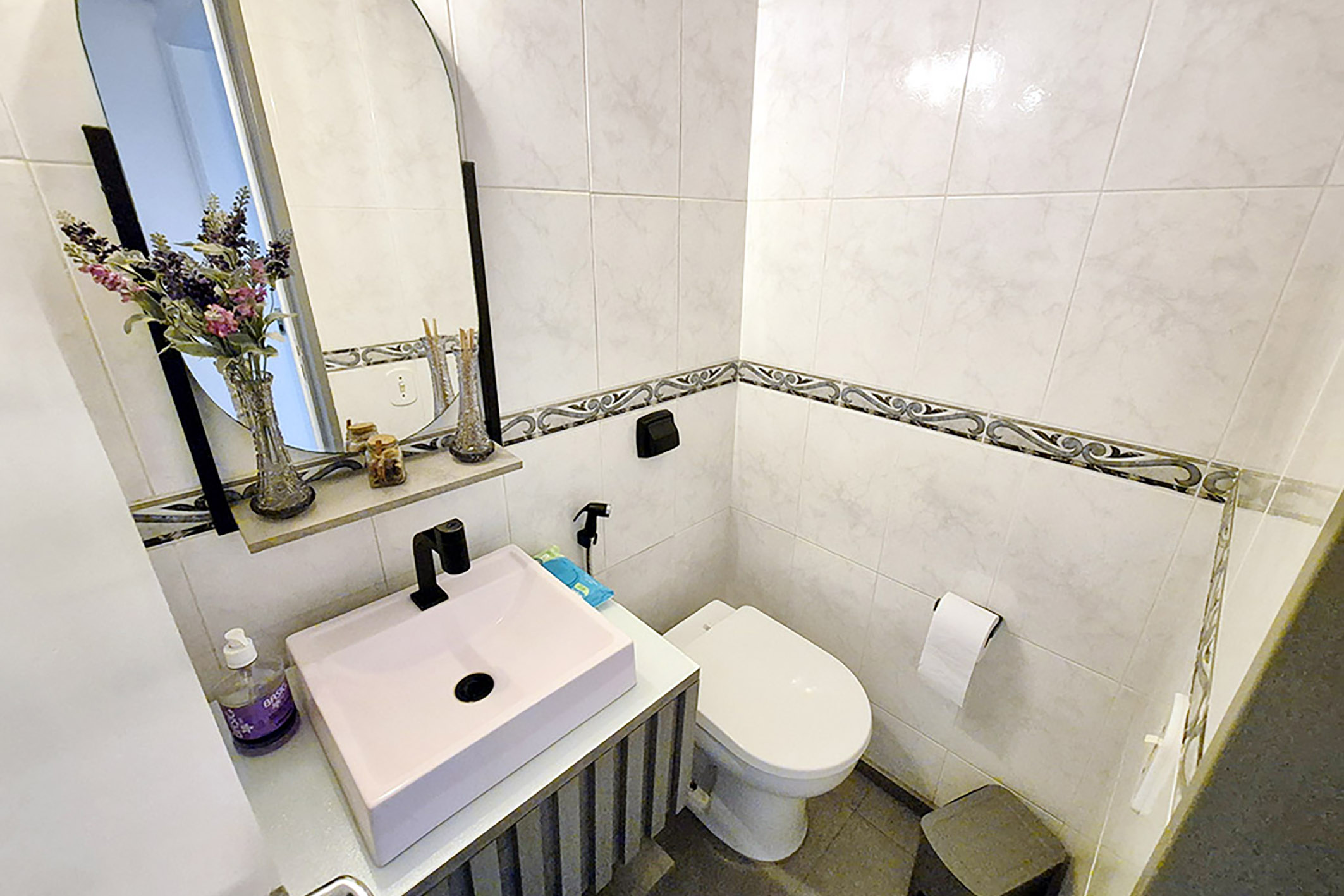  Apartment with a Generous Floor Plan on Praça Eugênio Jardim - 物件實景