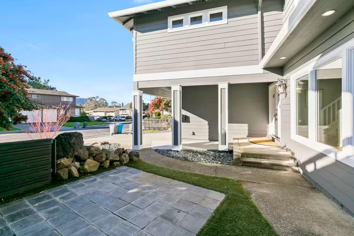 Pacifica, California, 94044, United States, 4 Bedrooms Bedrooms, ,4 BathroomsBathrooms,Residential,For Sale,1988181