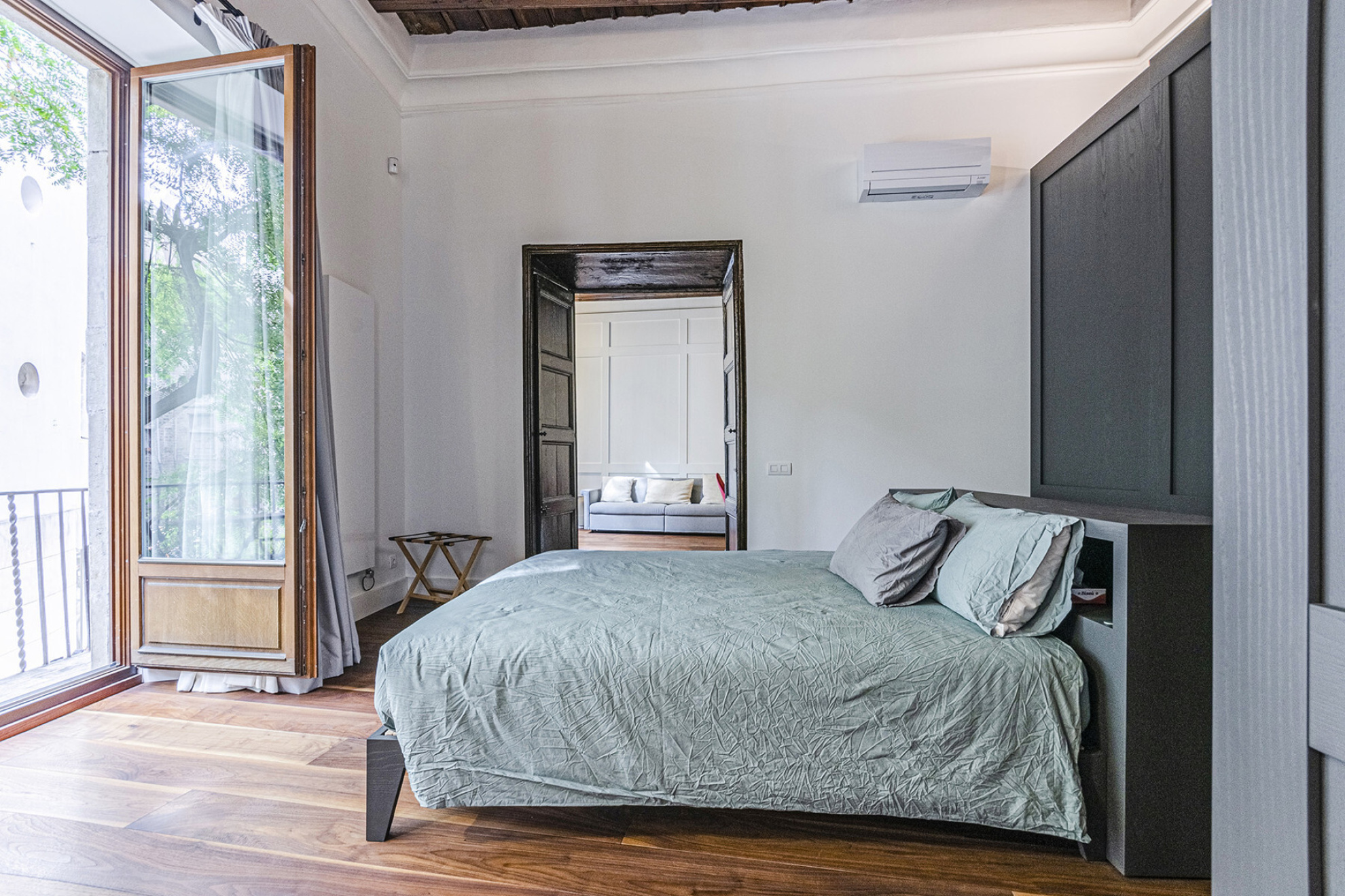 Authentic and medieval apartment with high ceilings in central El Born - 物件實景