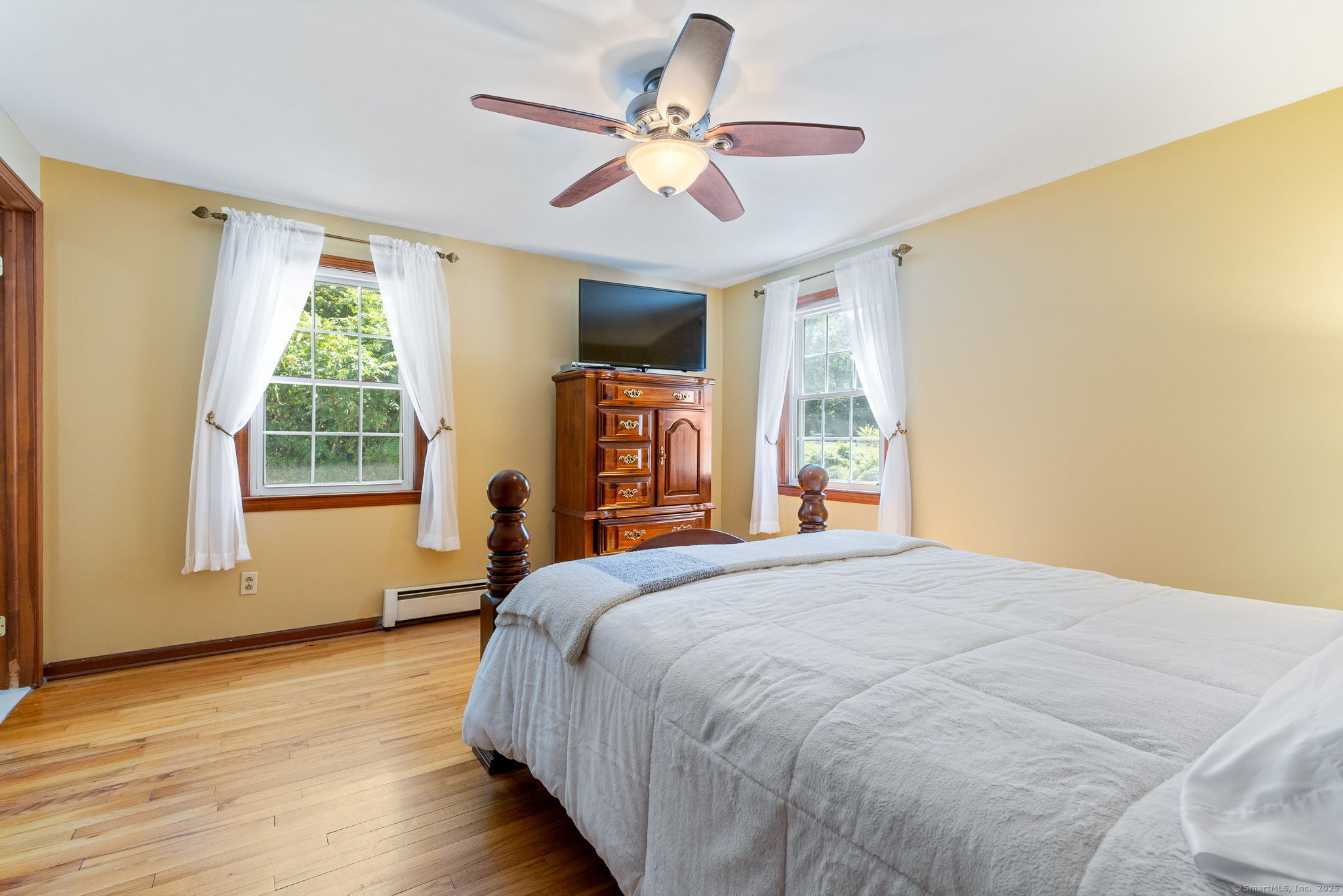 North Haven, Connecticut, 06473, United States, 5 Bedrooms Bedrooms, ,3 BathroomsBathrooms,Residential,For Sale,1956553