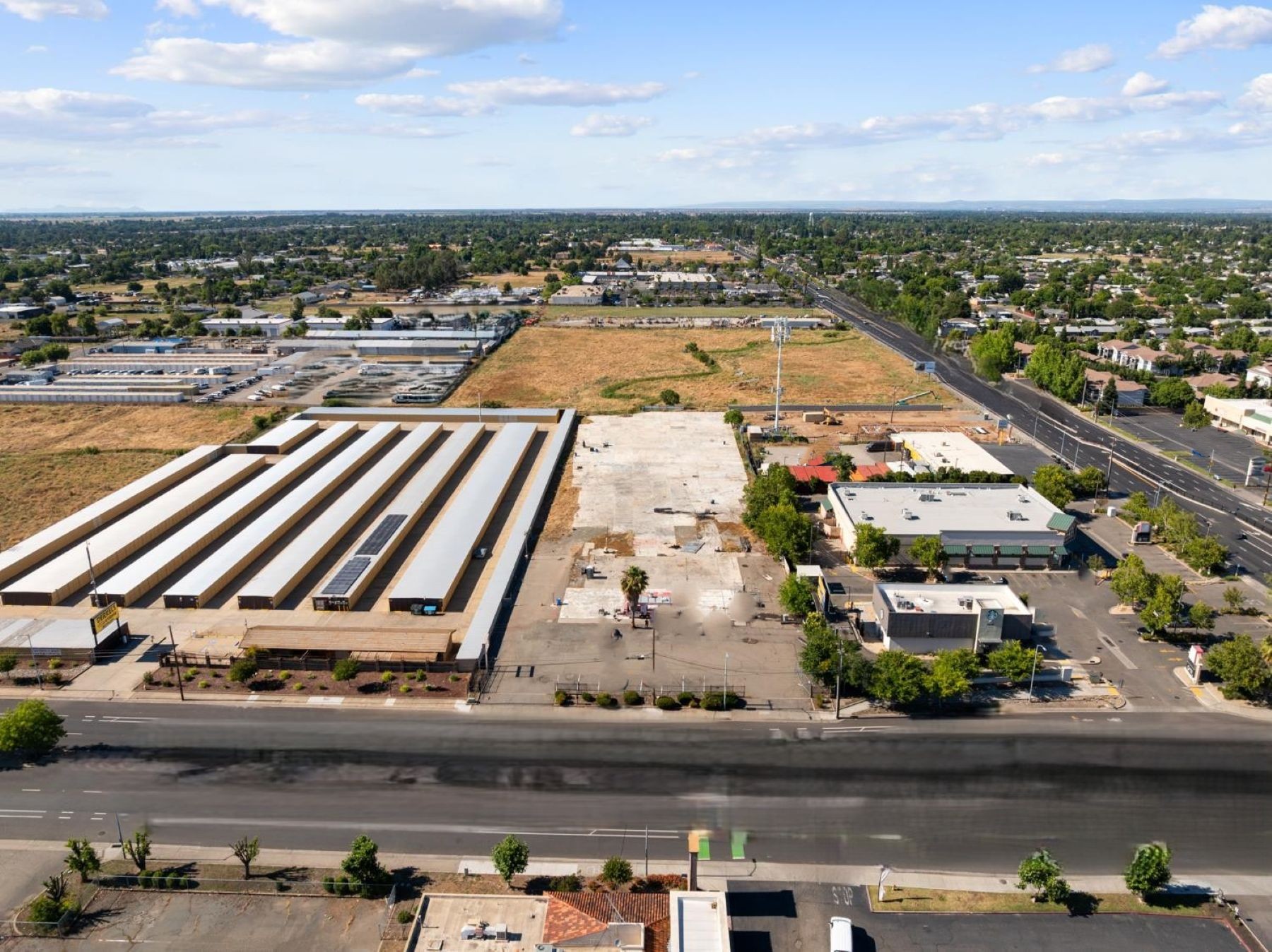  3525 Elkhorn Boulevard, North Highlands, CA 95660 - 物件實景