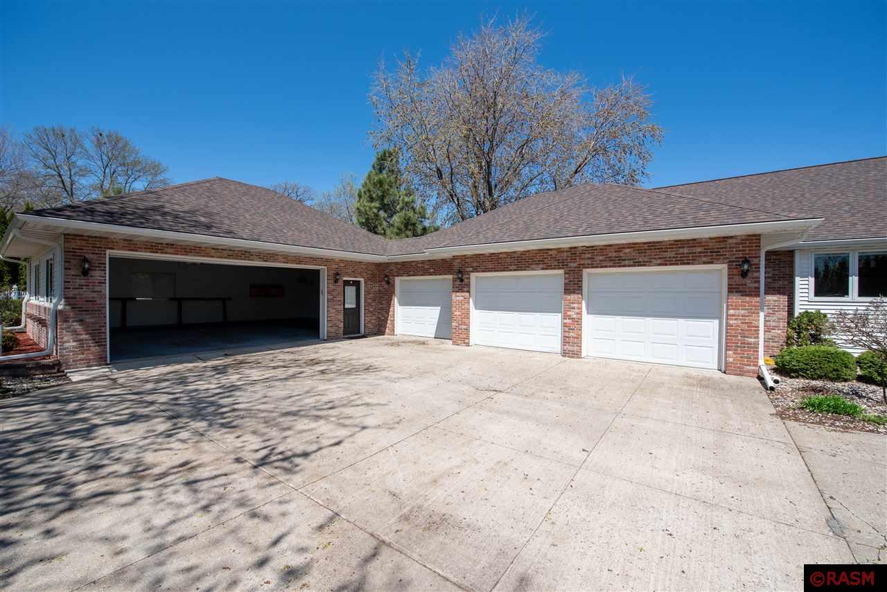 Lake Crystal, Minnesota, 56055, United States, 4 Bedrooms Bedrooms, ,3 BathroomsBathrooms,Residential,For Sale,1798331