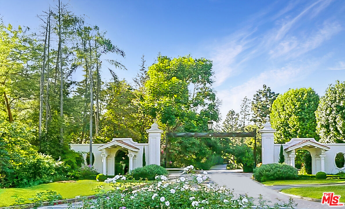 Los Angeles, California, 90077, United States, 5 Bedrooms Bedrooms, ,7 BathroomsBathrooms,Residential,For Sale,1768460