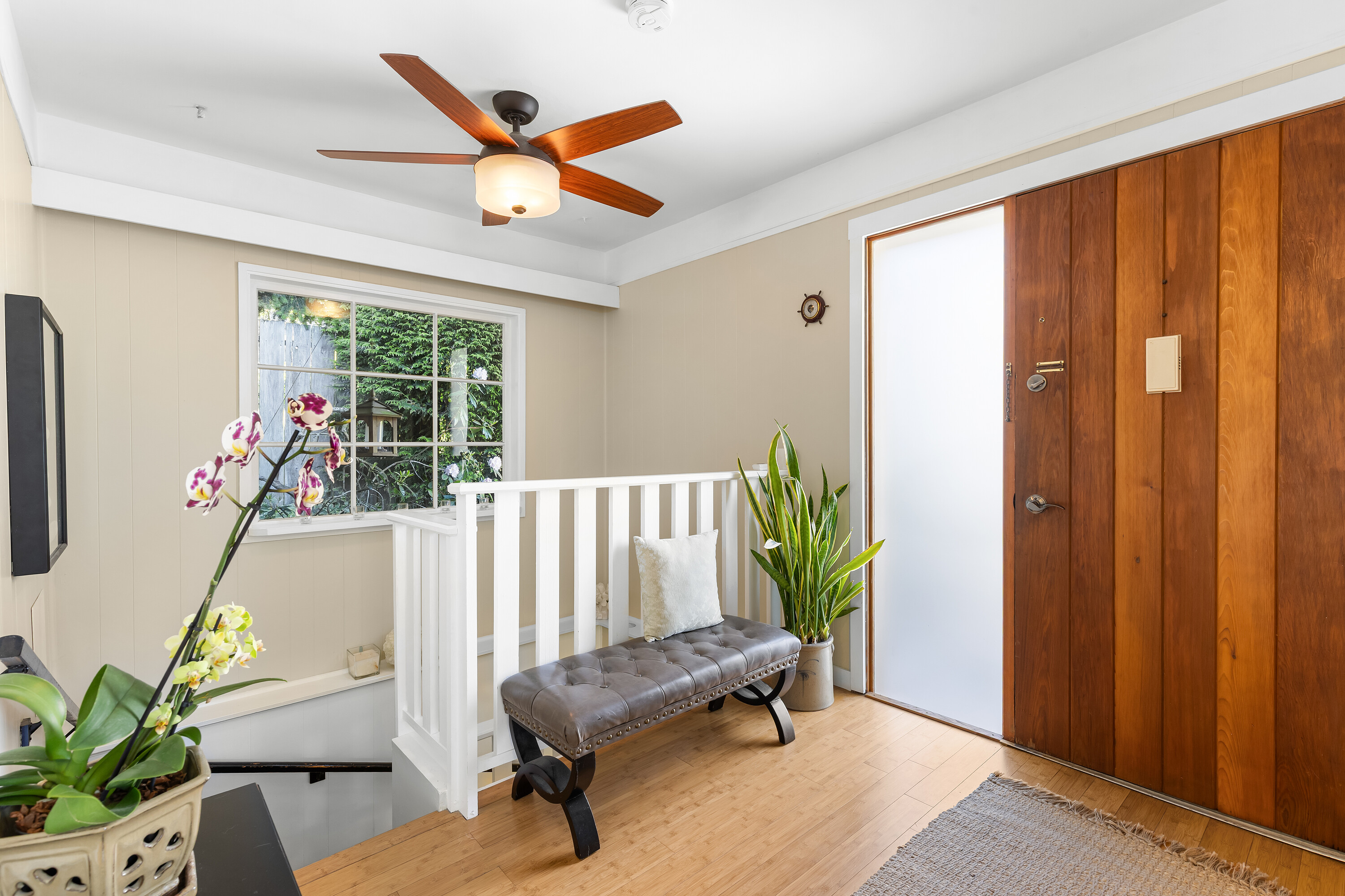  Chic Cordova Bay Home - 物件實景