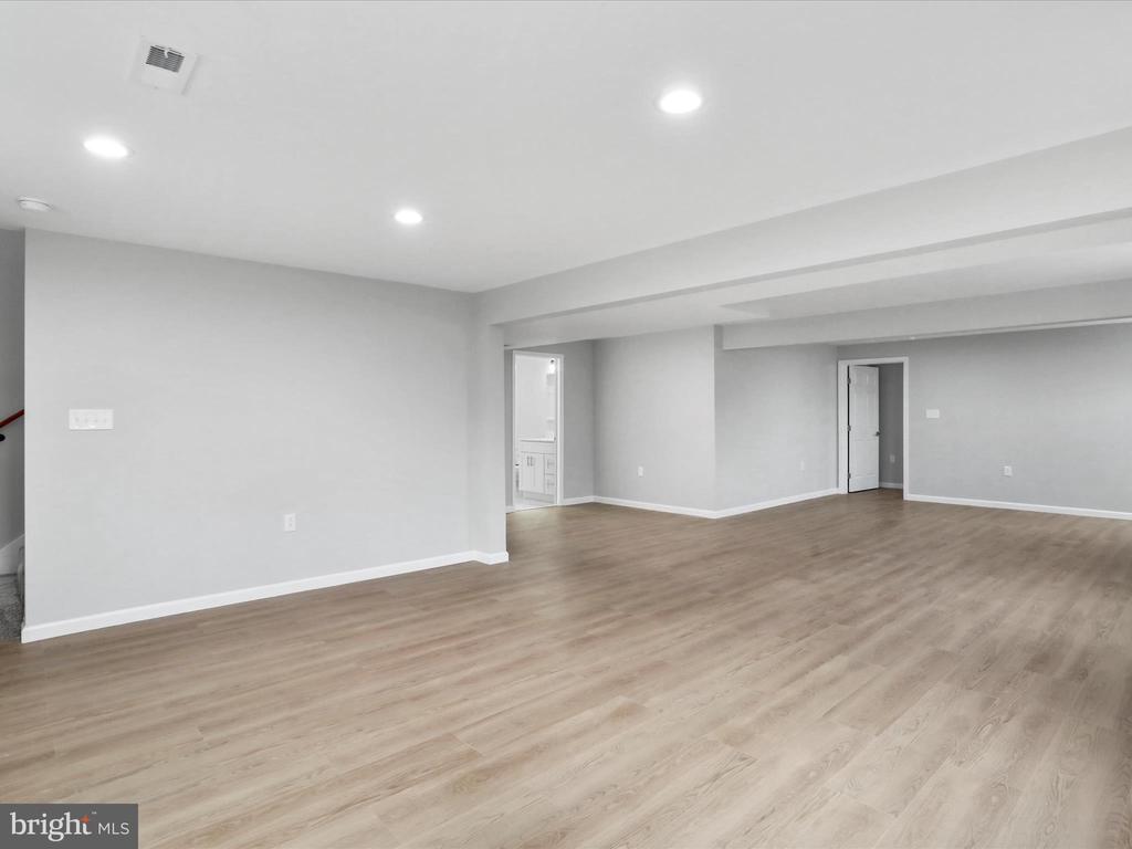 Woodstock, Virginia, 22664, United States, 5 Bedrooms Bedrooms, ,3 BathroomsBathrooms,Residential,For Sale,1982458