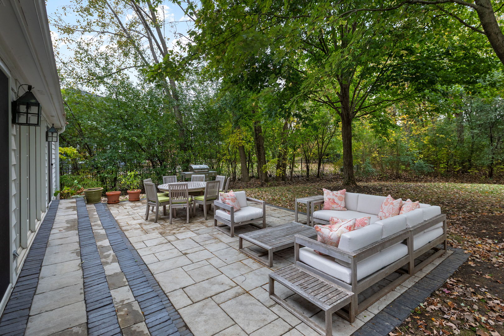 Lake Forest, Illinois, 60045, United States, 4 Bedrooms Bedrooms, ,3 BathroomsBathrooms,Residential,For Sale,1989668