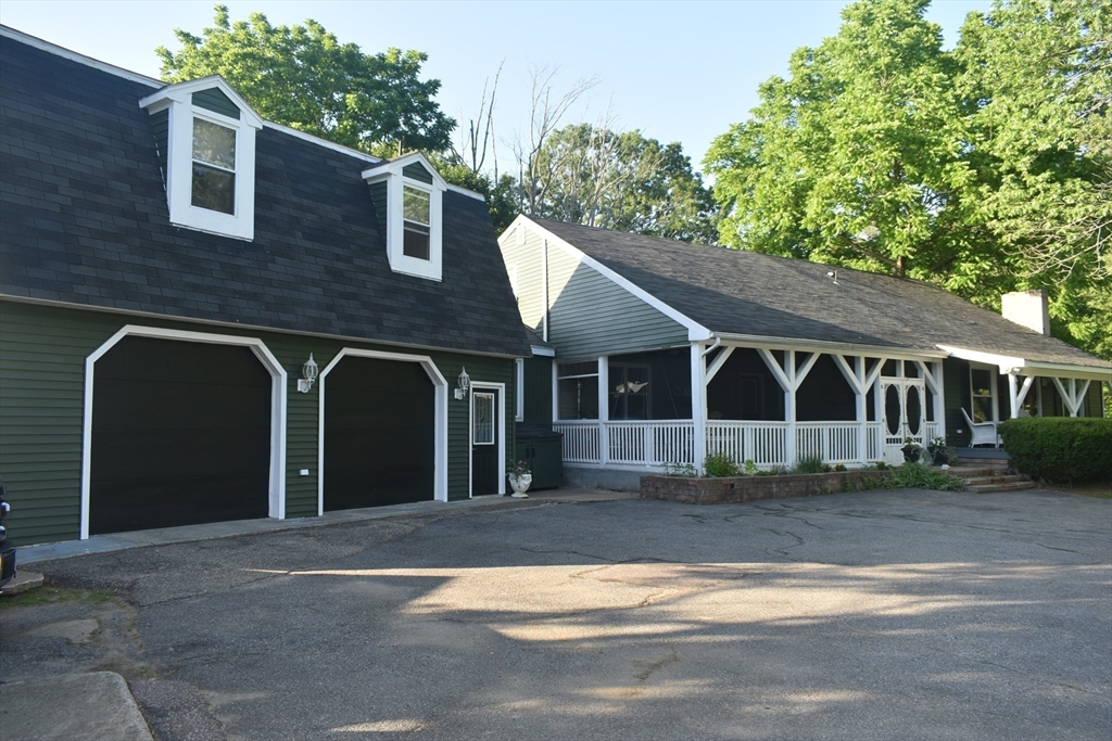 Spencer, Massachusetts, 01562, United States, 5 Bedrooms Bedrooms, ,4 BathroomsBathrooms,Residential,For Sale,1942925