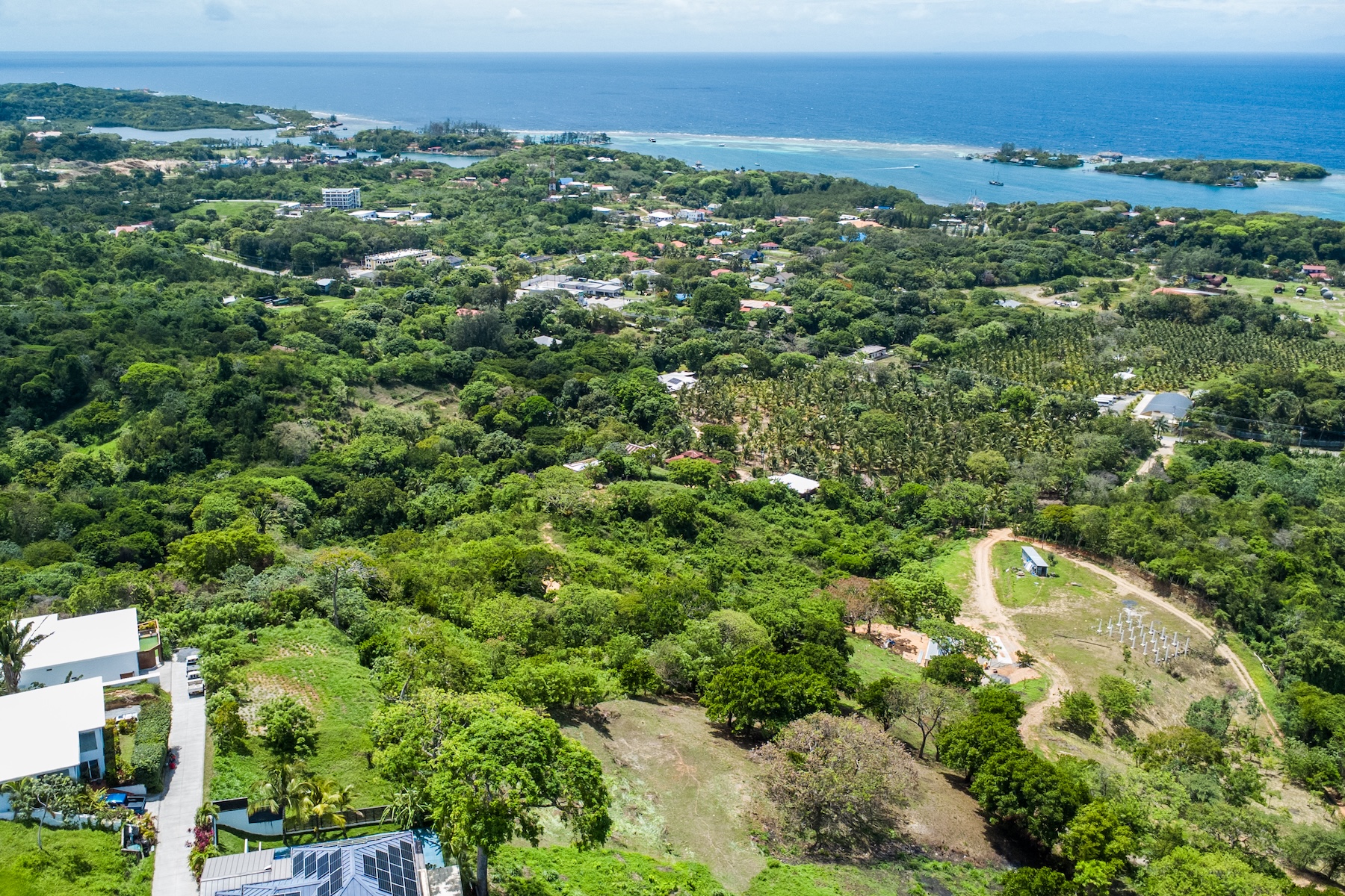  Estate Lot of 0.699 Acres in White Hills, Coral Views Village - 物件實景