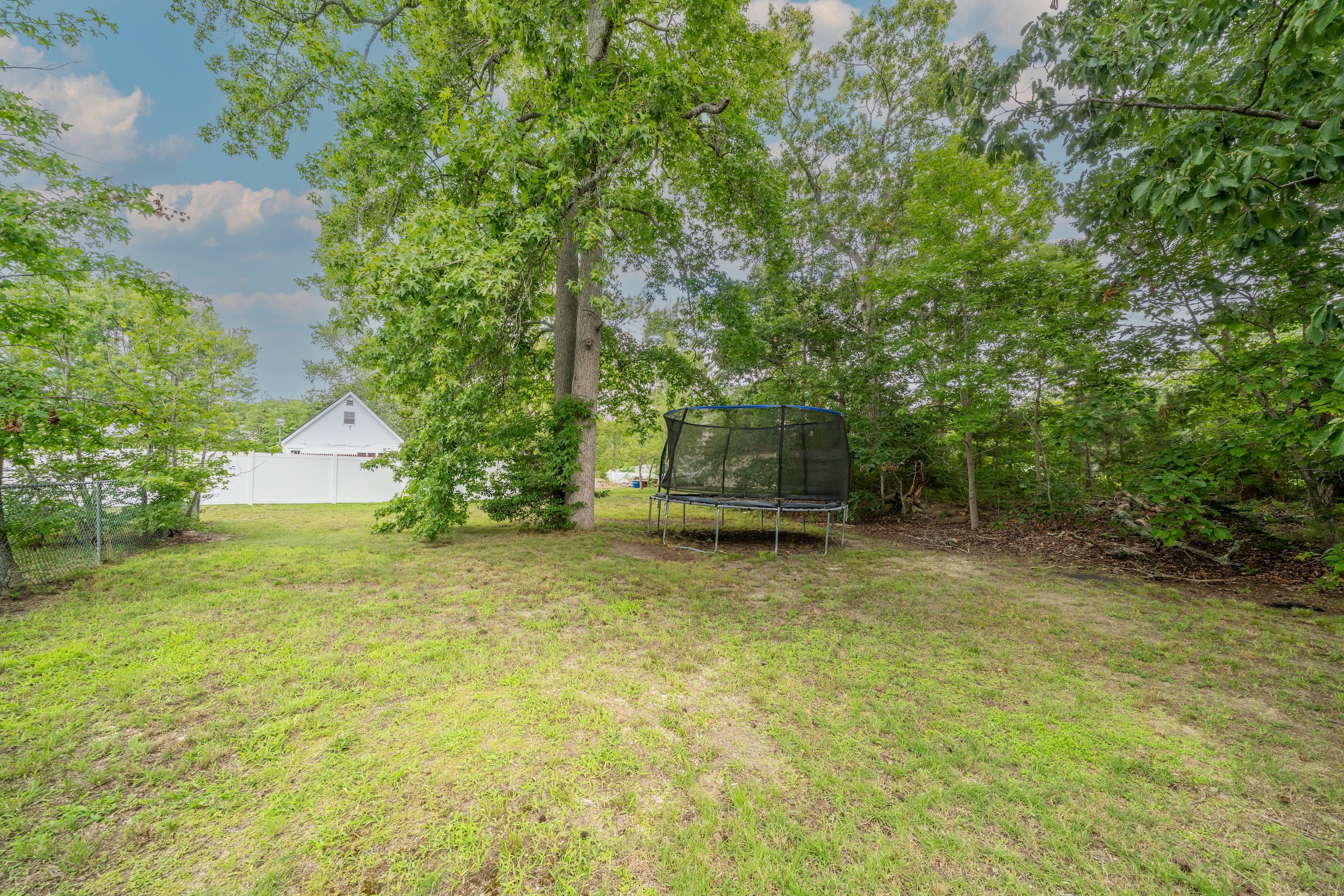  Off-Shore Wooded Rancher - 物件實景