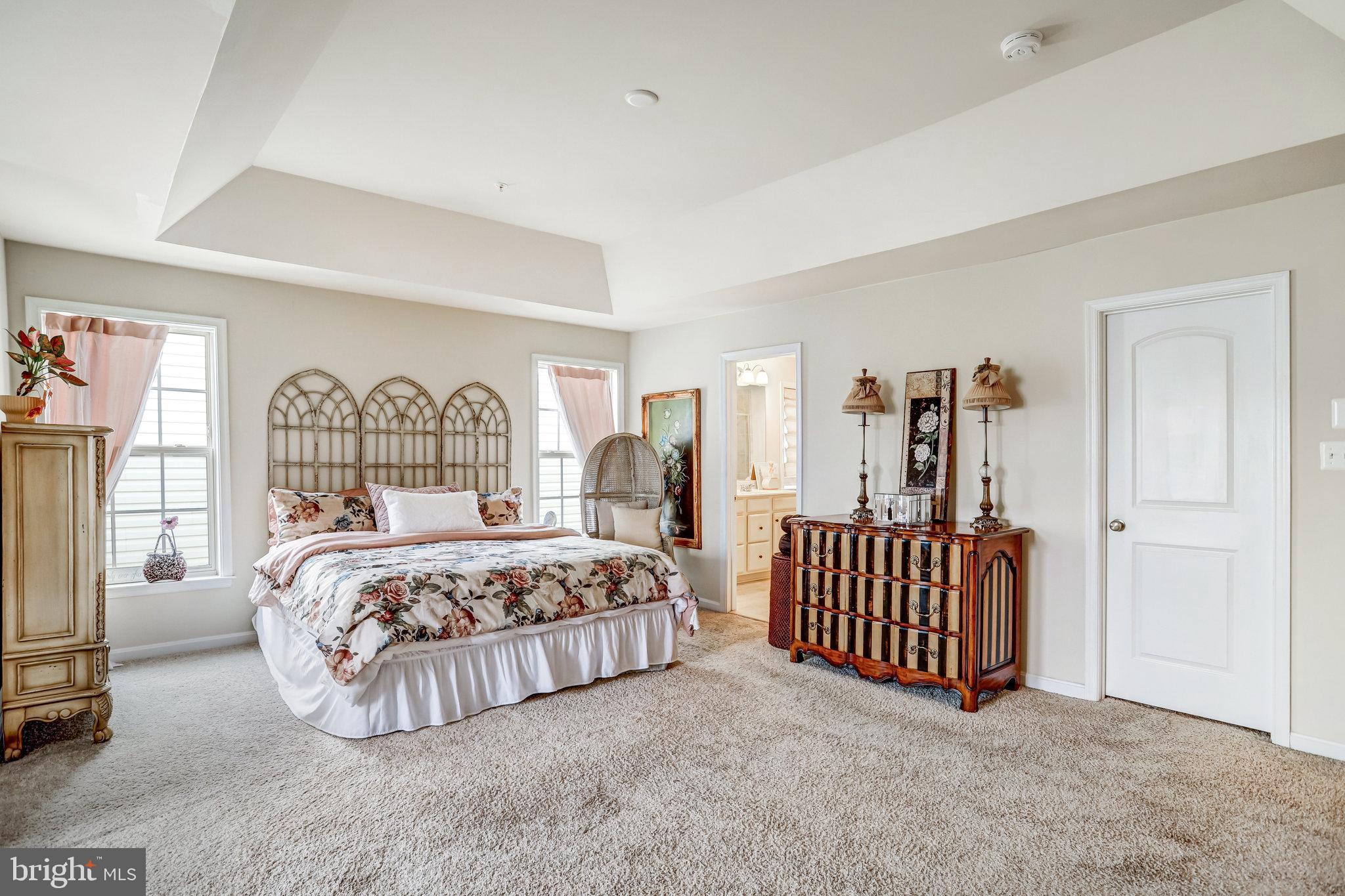 Lanham, Maryland, 20706, United States, 6 Bedrooms Bedrooms, ,5 BathroomsBathrooms,Residential,For Sale,2002849