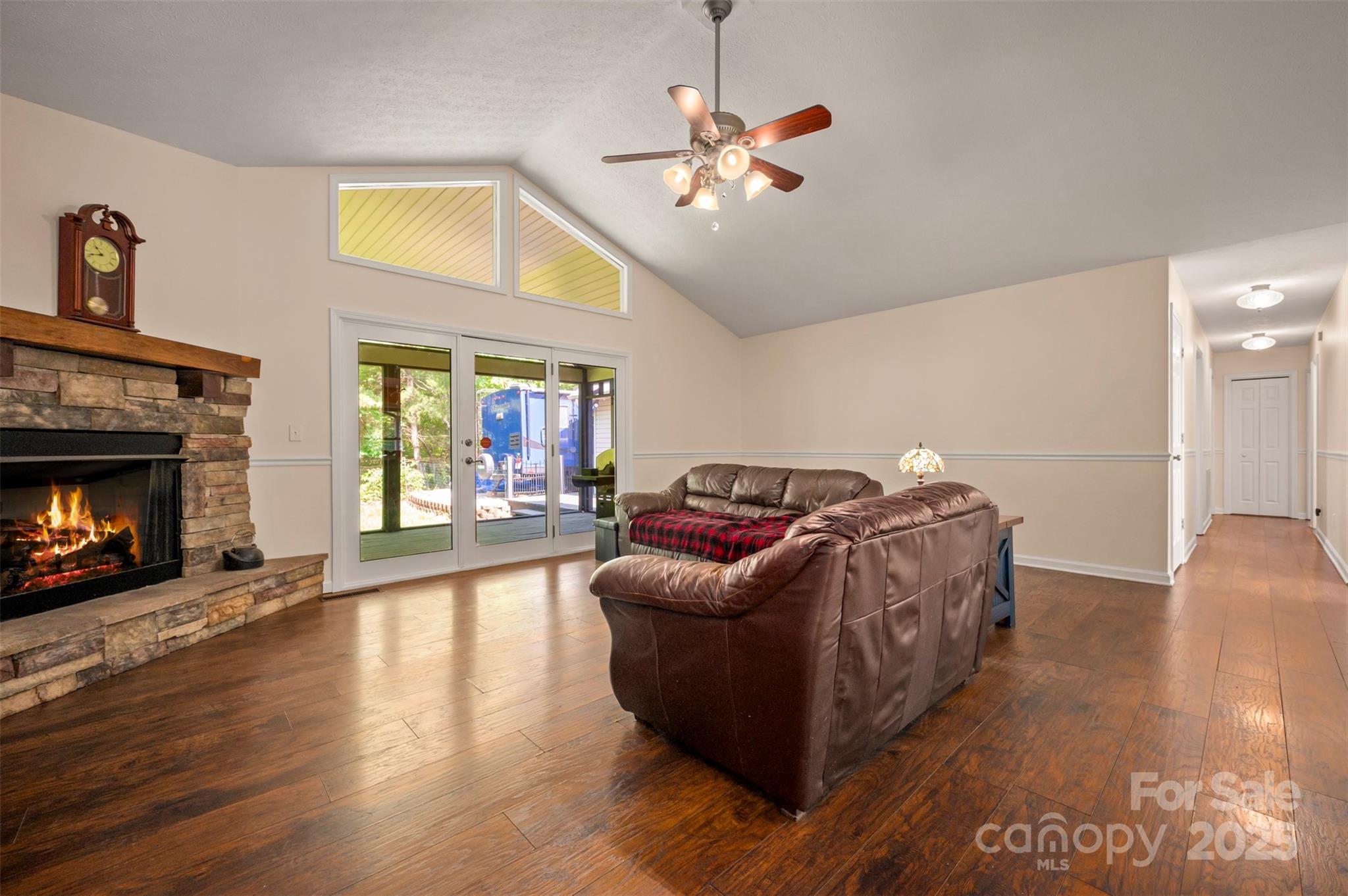 Zirconia, North Carolina, 28790, United States, 3 Bedrooms Bedrooms, ,2 BathroomsBathrooms,Residential,For Sale,1827884