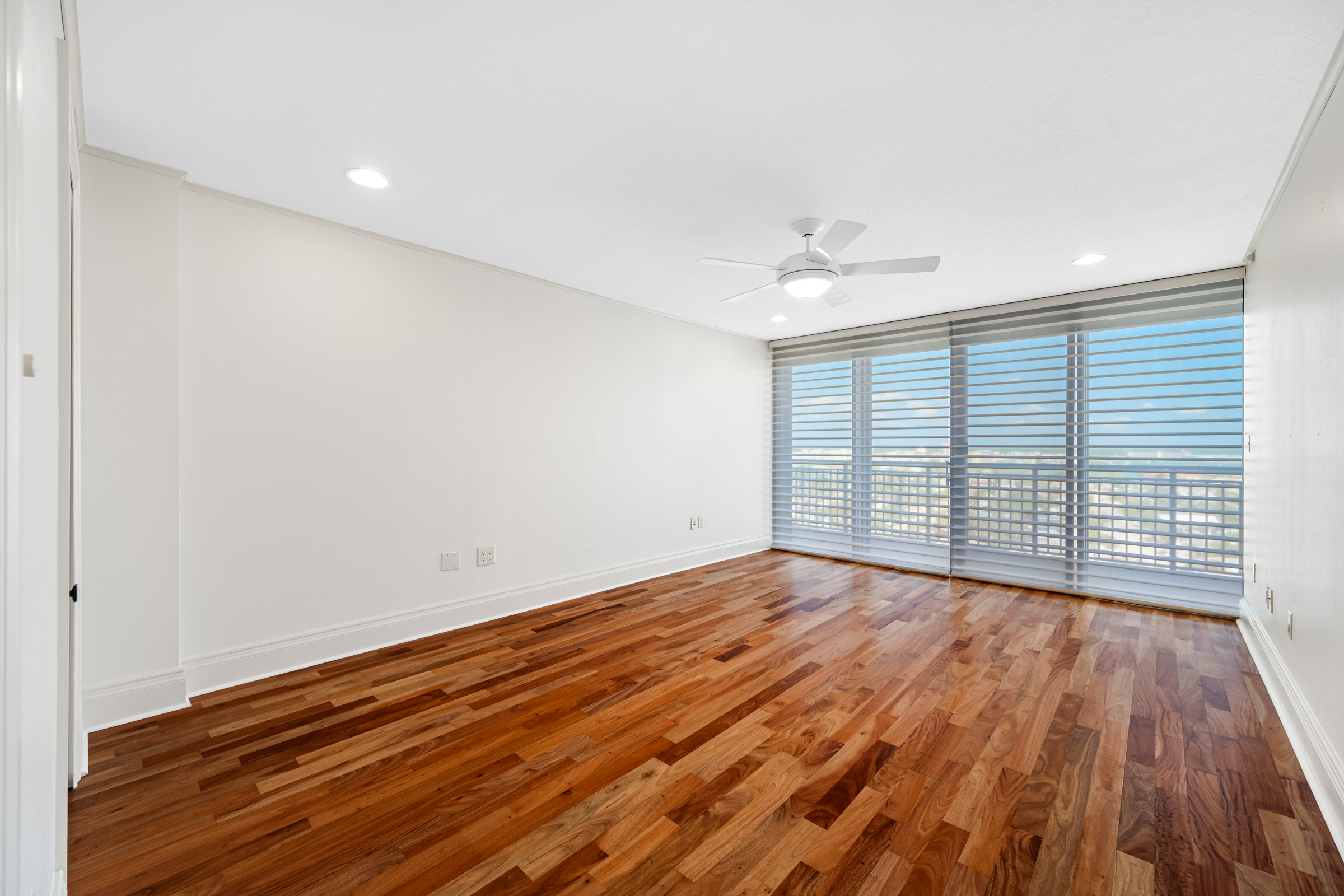 Treasure Island, Florida, 33706, United States, 2 Bedrooms Bedrooms, ,4 BathroomsBathrooms,Residential,For Sale,1830470