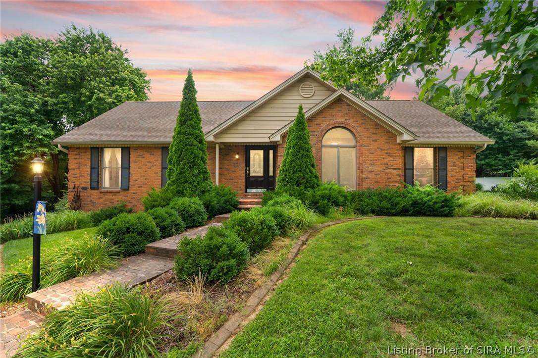 Greenfield Dr, New Albany, IN 47150