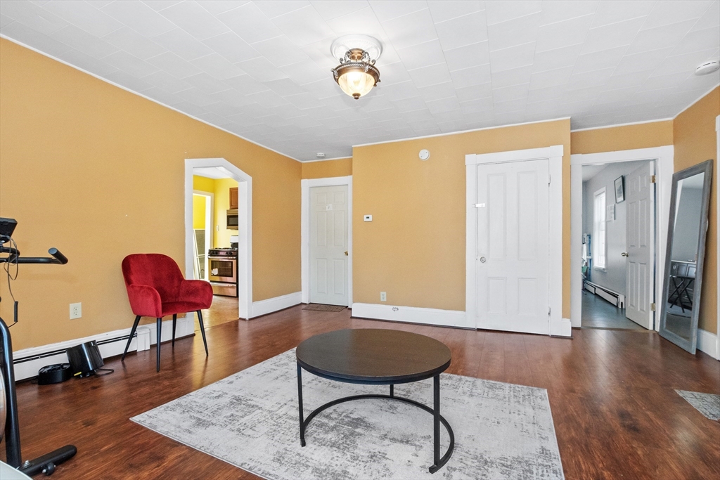 Quincy, Massachusetts, 02169, United States, 4 Bedrooms Bedrooms, ,2 BathroomsBathrooms,Residential,For Sale,1919817