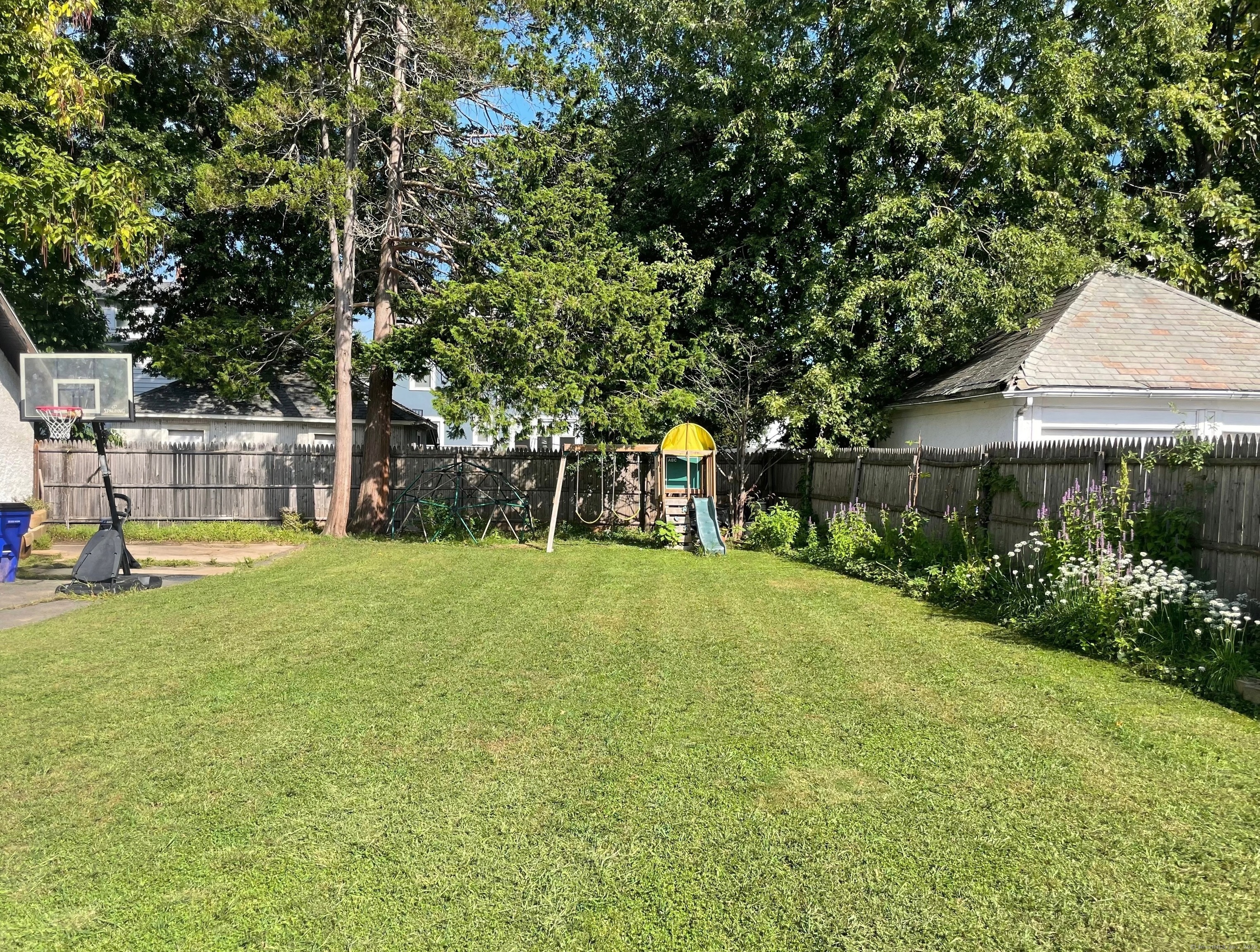 West Hartford, Connecticut, 06119, United States, 4 Bedrooms Bedrooms, ,4 BathroomsBathrooms,Residential,For Sale,1994657