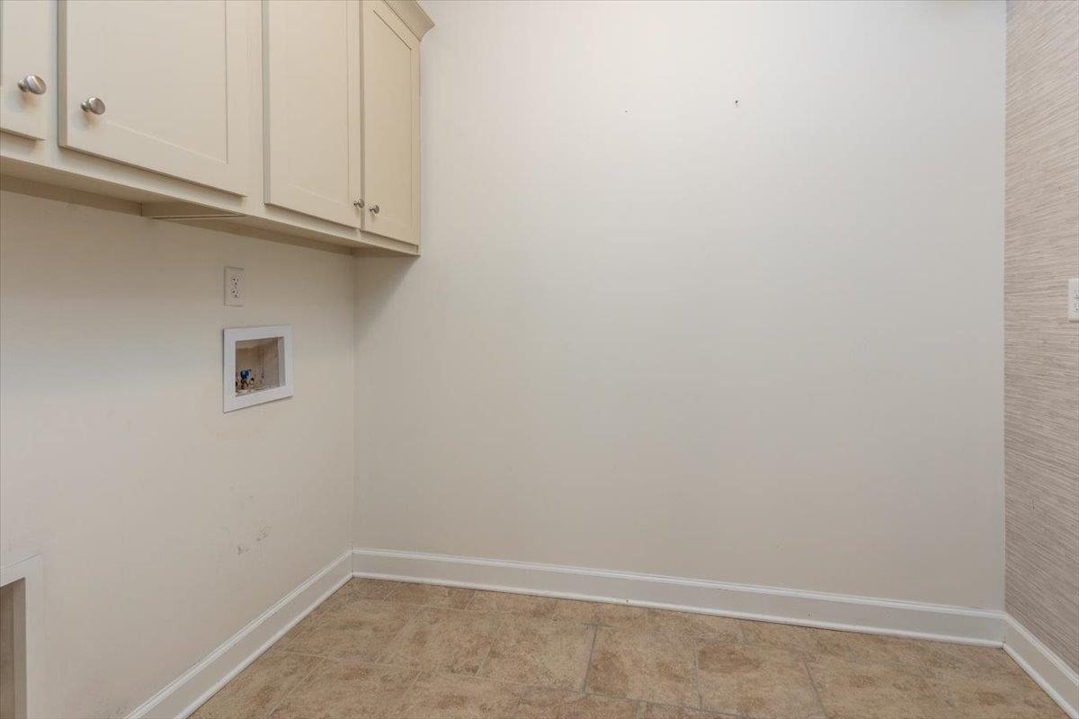 Collierville, Tennessee, 38017, United States, 4 Bedrooms Bedrooms, ,3 BathroomsBathrooms,Residential,For Sale,1907288