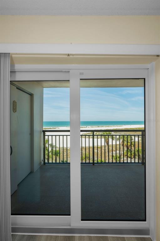Clearwater Beach, Florida, 33767, United States, 2 Bedrooms Bedrooms, ,2 BathroomsBathrooms,Residential,For Sale,1744502