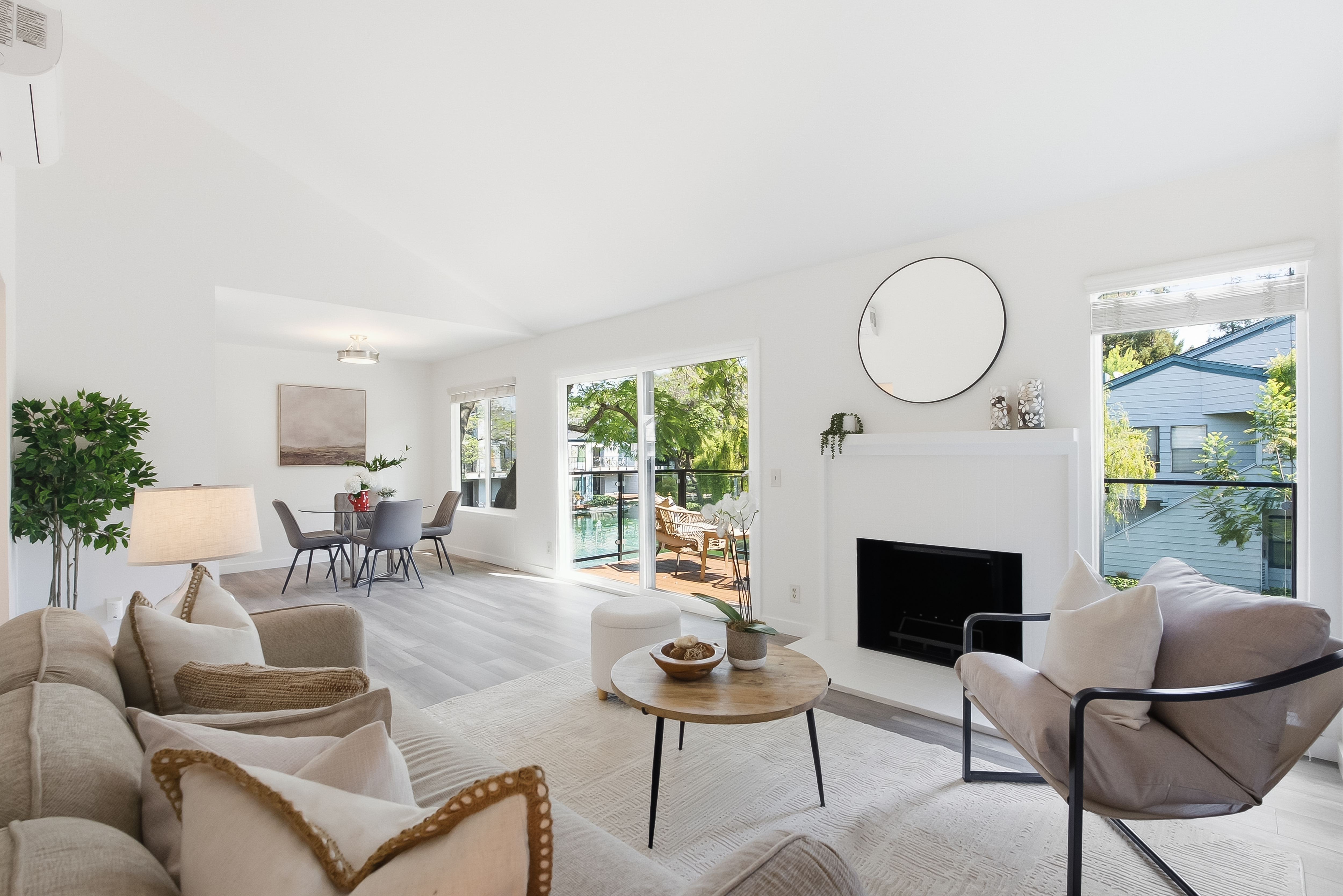  Lakefront Living in the Heart of Mountain View - 物件實景