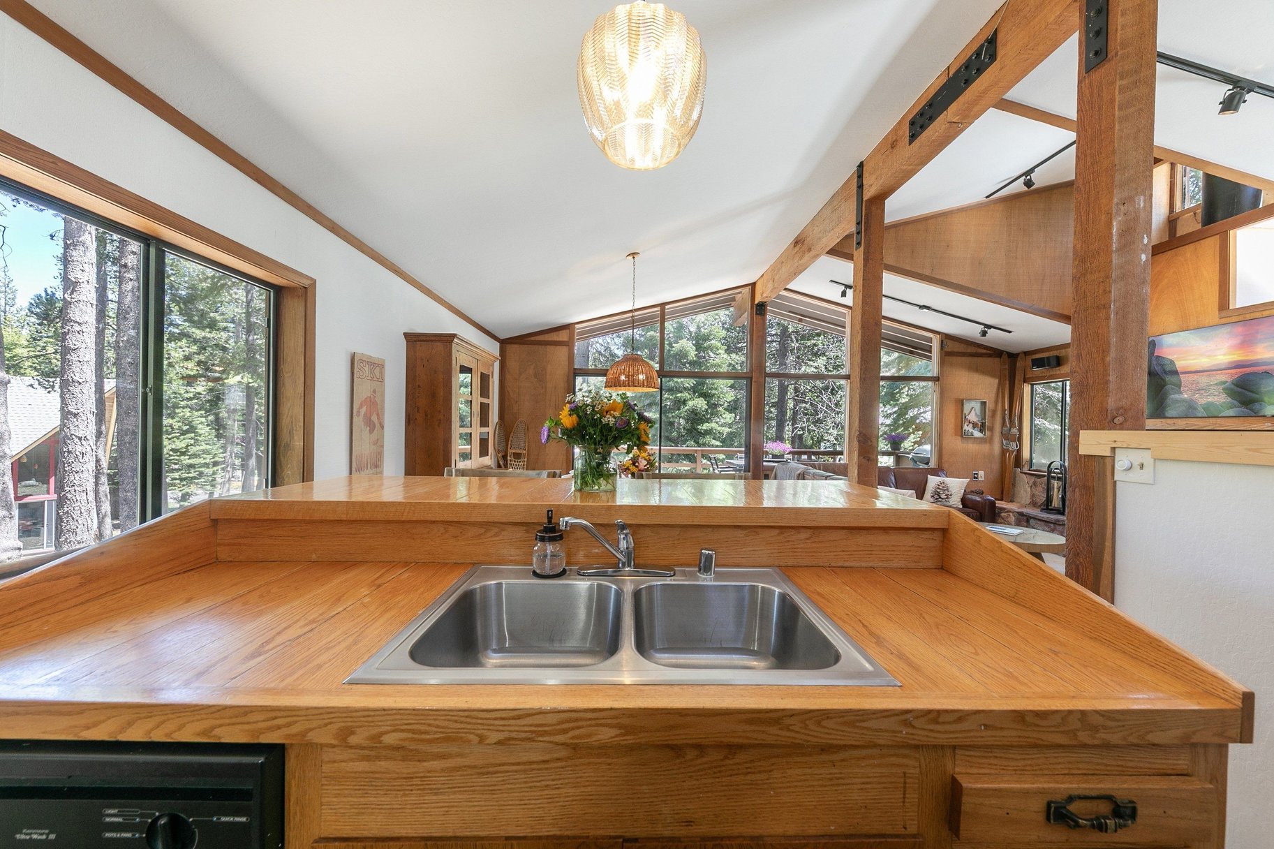  The Tahoe Cabin You’ve Been Waiting For - 物件實景