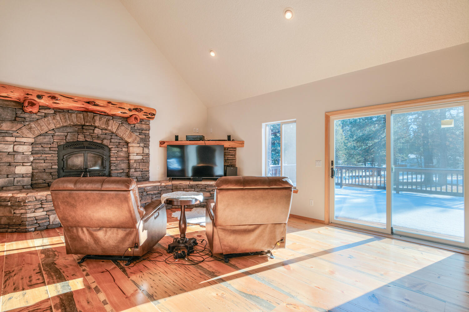 Bend, Oregon, 97707, United States, 5 Bedrooms Bedrooms, ,3 BathroomsBathrooms,Residential,For Sale,2010023