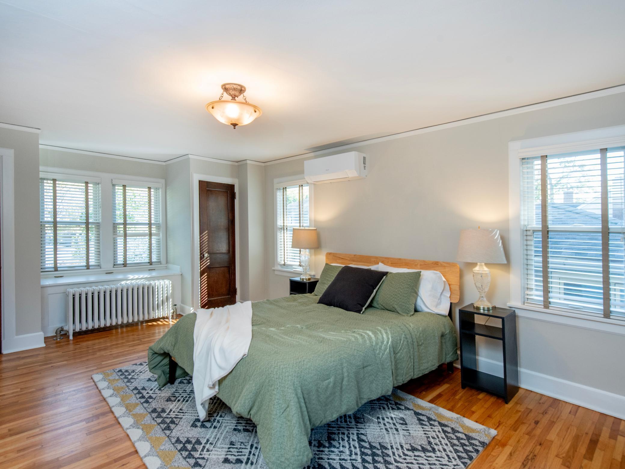 Saint Paul, Minnesota, 55104, United States, 3 Bedrooms Bedrooms, ,1 BathroomBathrooms,Residential,For Sale,1988037