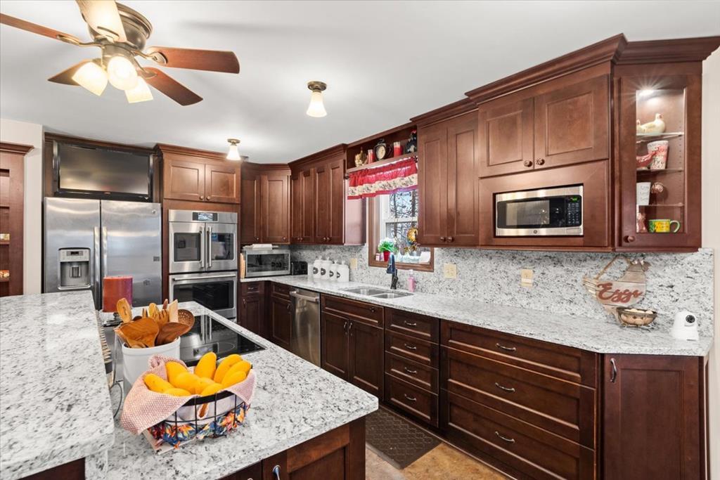 Cohutta, Georgia, 30710, United States, 3 Bedrooms Bedrooms, ,4 BathroomsBathrooms,Residential,For Sale,1998890