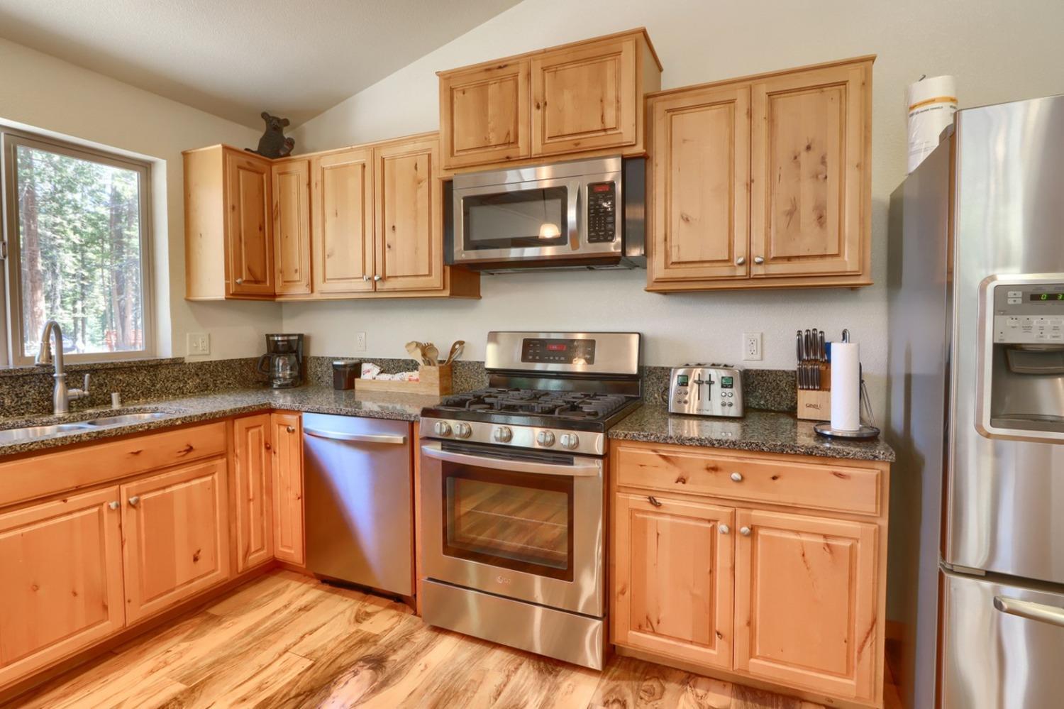7400 Choke Cherry Lane, Yosemite, California, 95389, United States, 6 Bedrooms Bedrooms, ,4 BathroomsBathrooms,Residential,For Sale,7400 Choke Cherry Lane,1538846