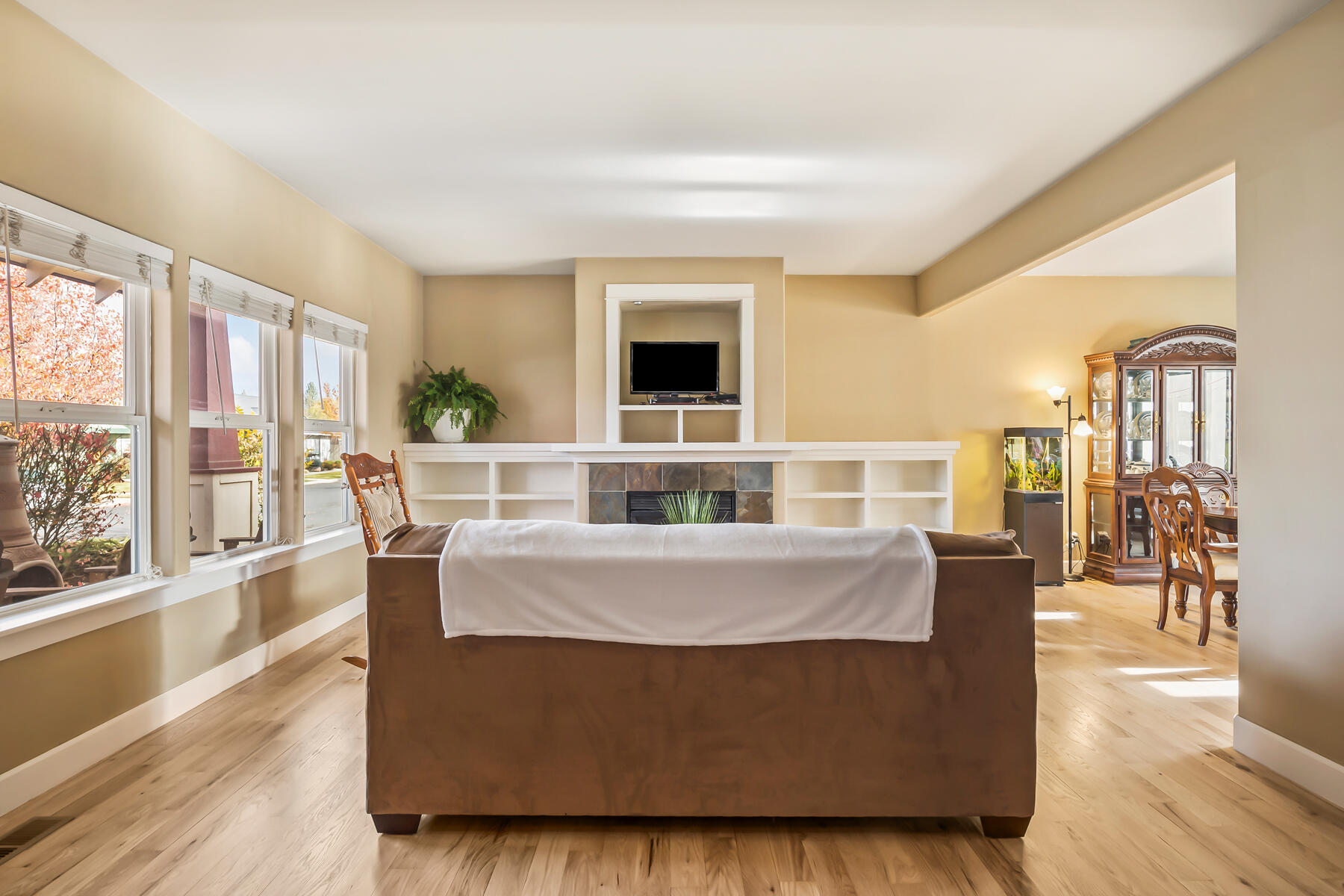 Bend, Oregon, 97702, United States, 4 Bedrooms Bedrooms, ,4 BathroomsBathrooms,Residential,For Sale,1992804