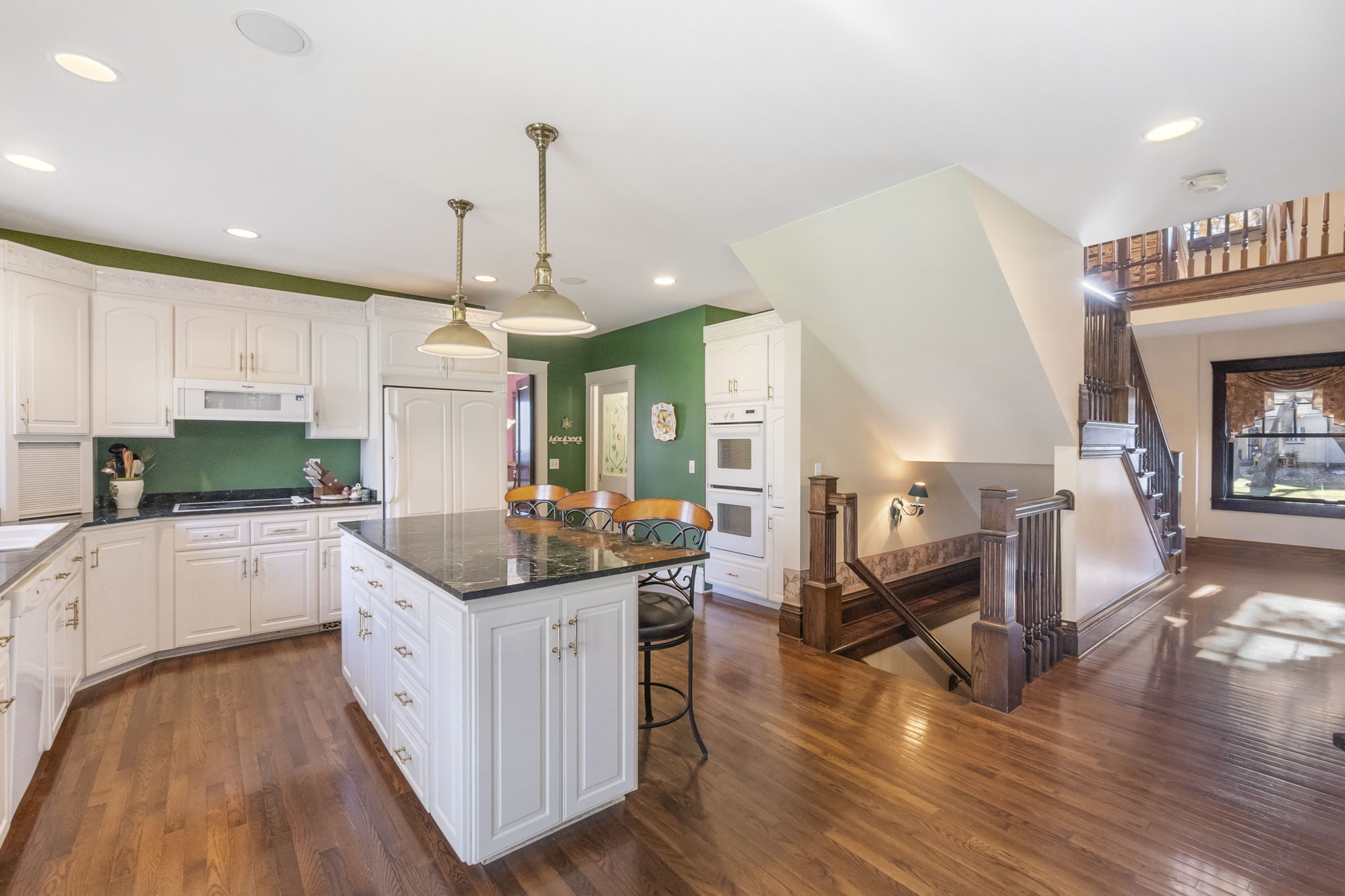 Mason City, Iowa, 50401, United States, 5 Bedrooms Bedrooms, ,3 BathroomsBathrooms,Residential,For Sale,1974101