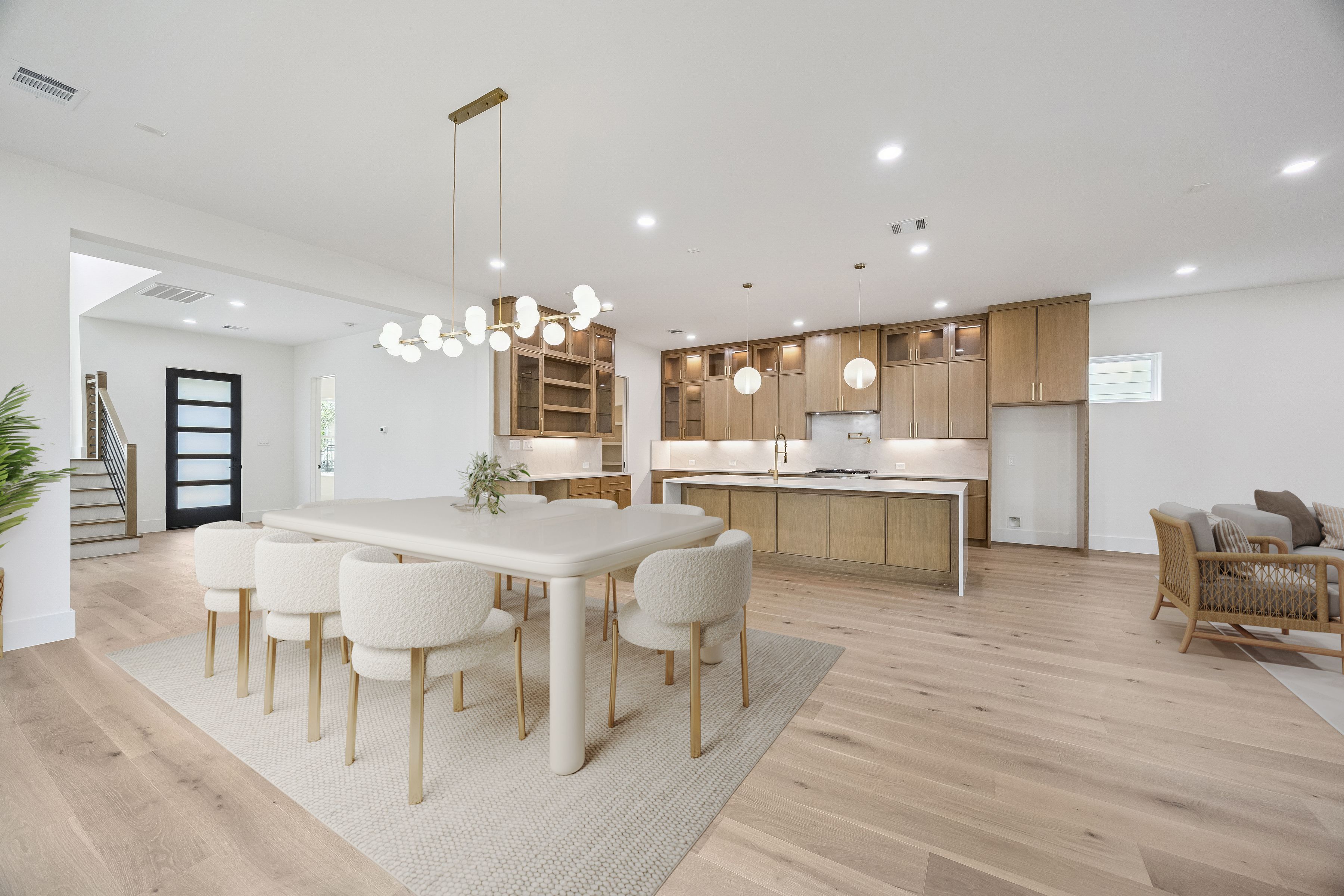  231 E 26th Street - 物件實景