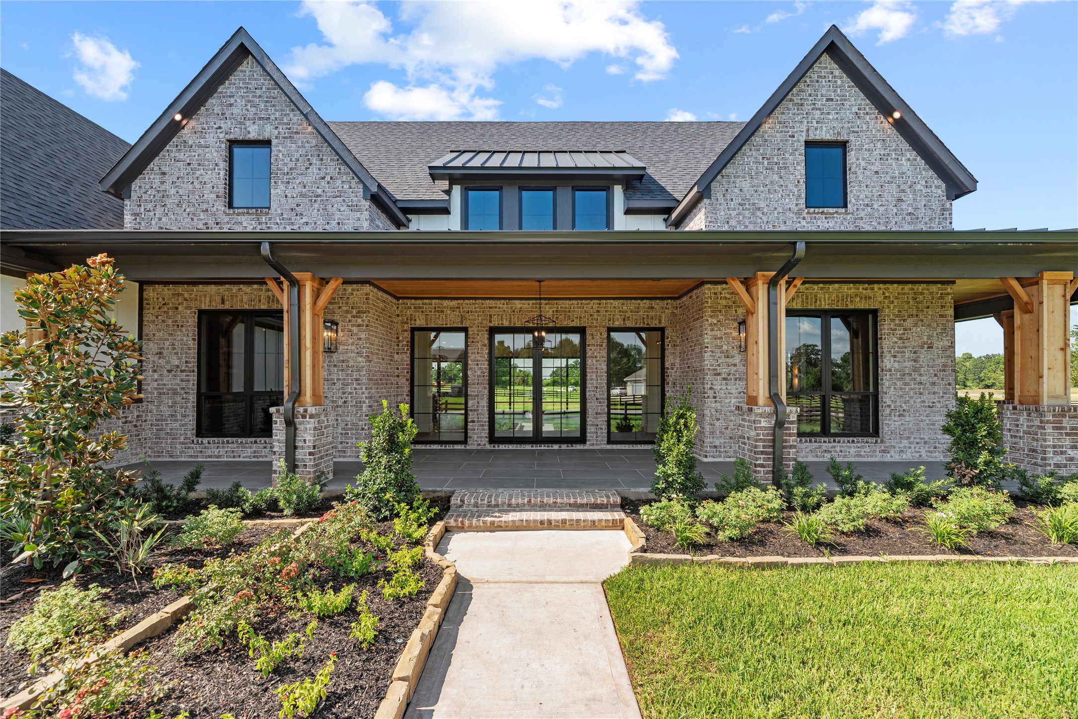 Montgomery, Texas, 77356, United States, 4 Bedrooms Bedrooms, ,5 BathroomsBathrooms,Residential,For Sale,1987481