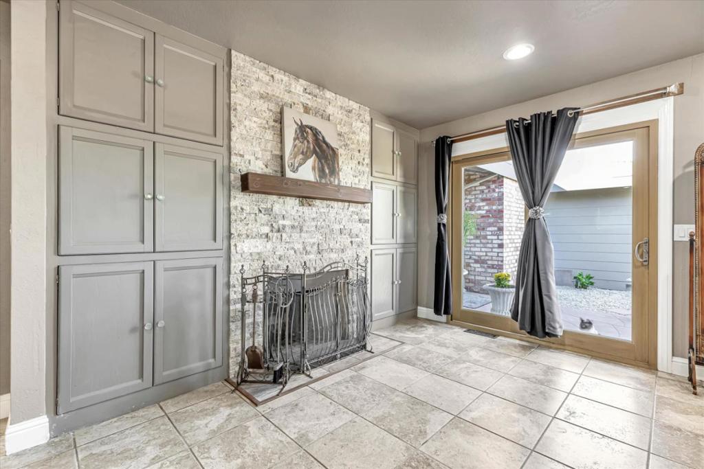 Moss Landing, California, 95039, United States, 5 Bedrooms Bedrooms, ,4 BathroomsBathrooms,Residential,For Sale,1995471