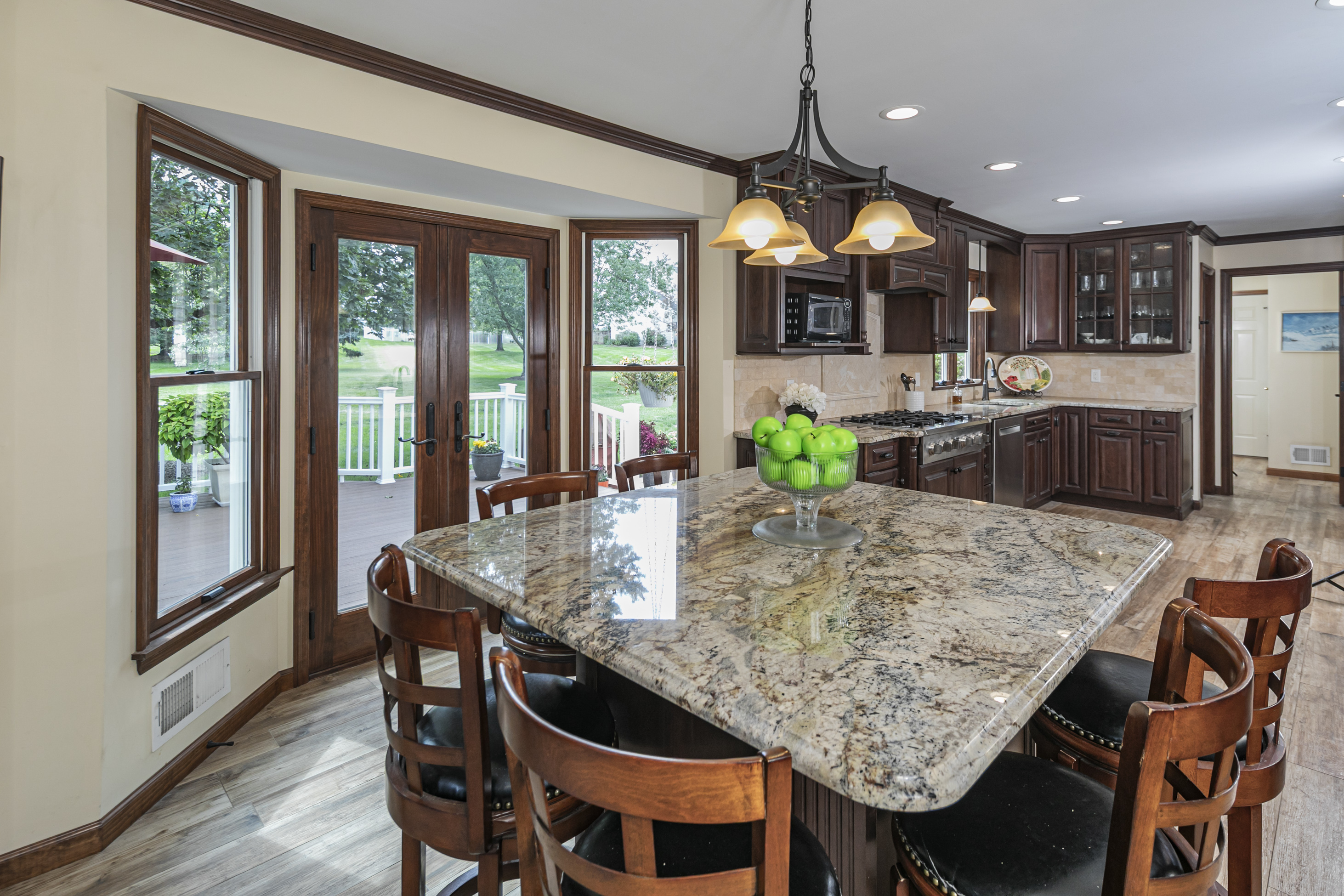  Renovated Kitchen, Five Bedrooms and Outdoor Spaces to Enjoy - 物件實景