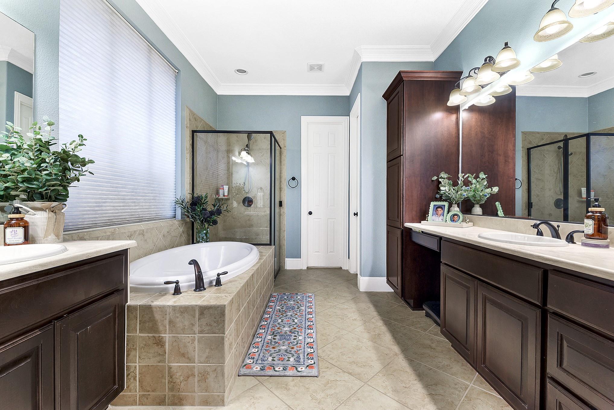 Katy, Texas, 77494, United States, 5 Bedrooms Bedrooms, ,4 BathroomsBathrooms,Residential,For Sale,2015284