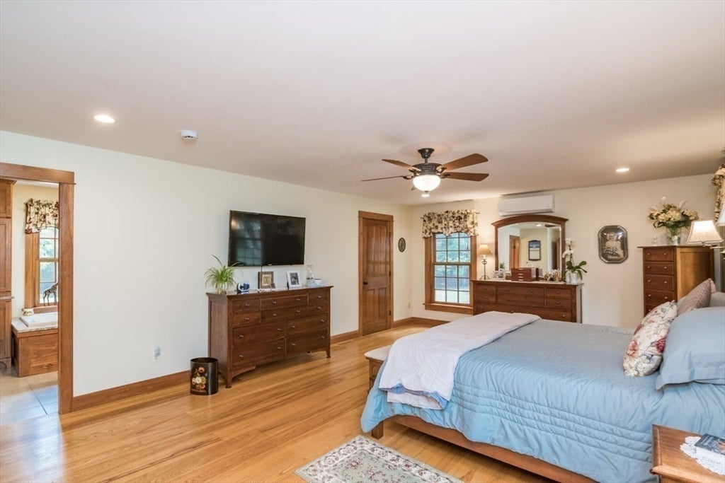 Gill, Massachusetts, 01354, United States, 4 Bedrooms Bedrooms, ,5 BathroomsBathrooms,Residential,For Sale,1848395