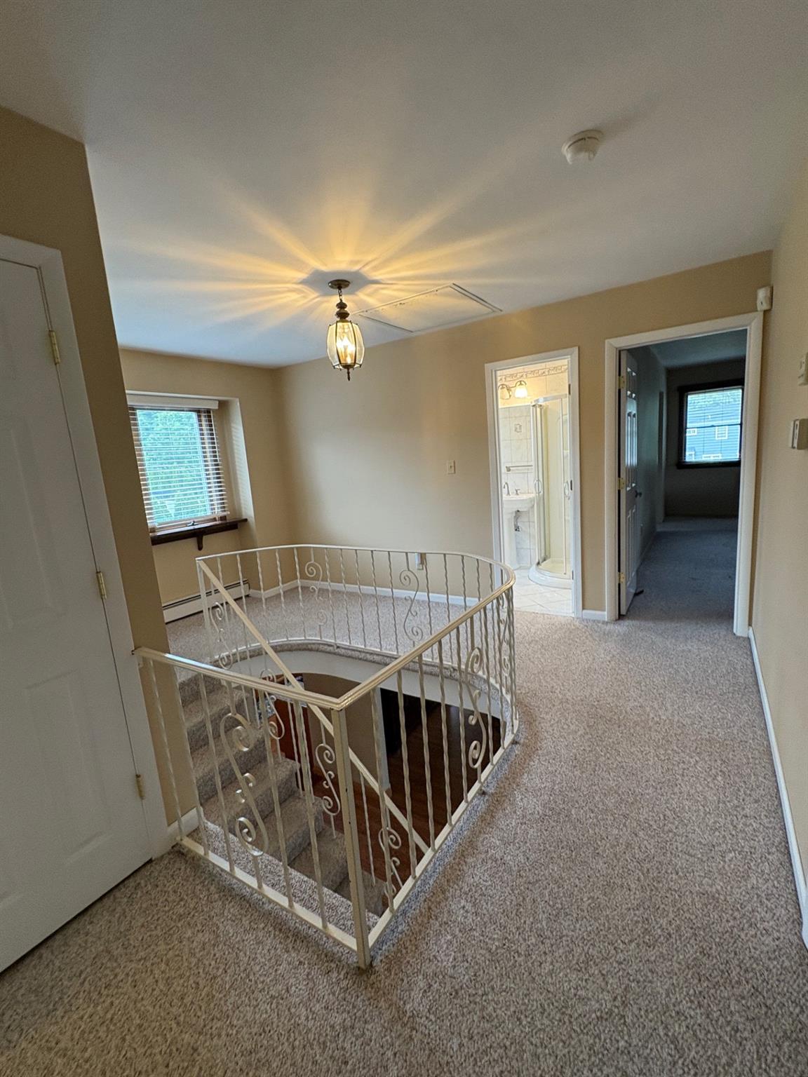 Hauppauge, New York, 11788, United States, 4 Bedrooms Bedrooms, ,3 BathroomsBathrooms,Residential,For Sale,1924109