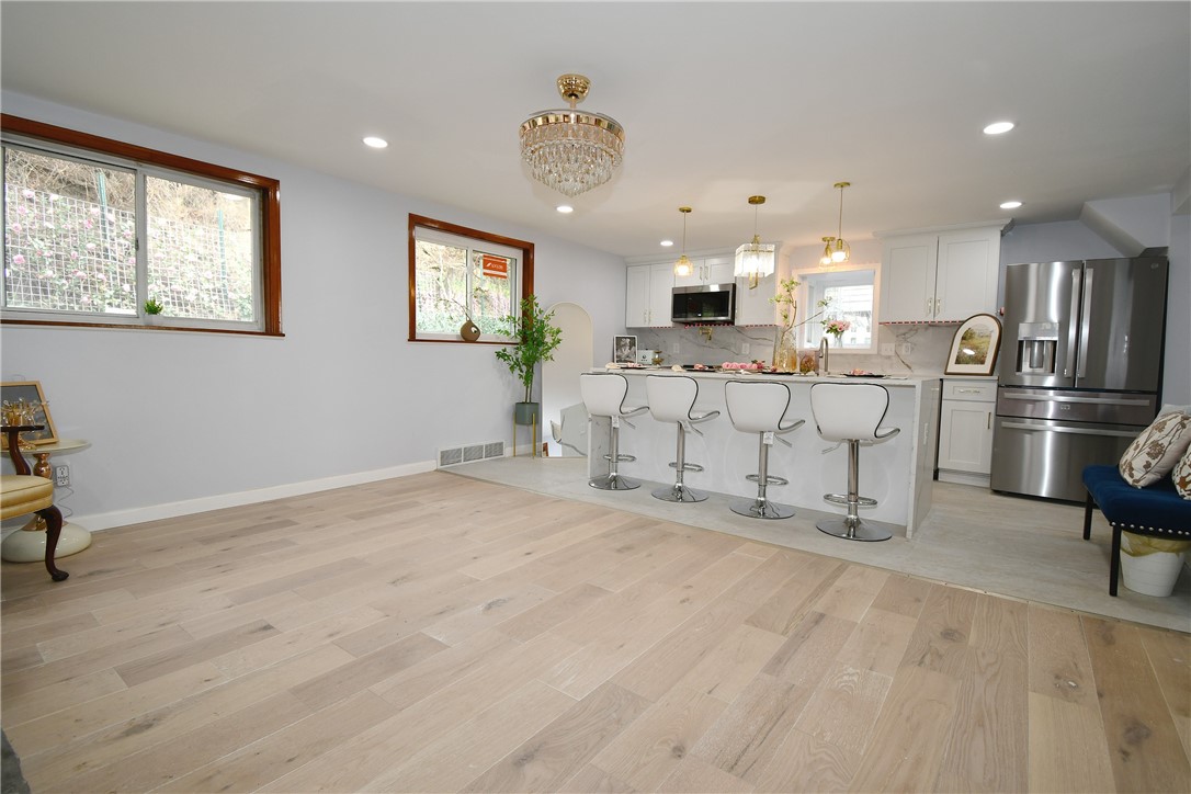 Squirrel Hill, Pennsylvania, 15217, United States, 4 Bedrooms Bedrooms, ,4 BathroomsBathrooms,Residential,For Sale,1999075