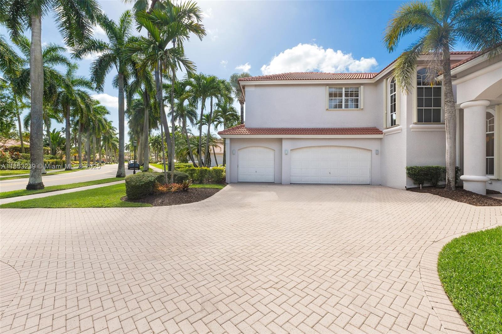 Weston, Florida, 33327, United States, 5 Bedrooms Bedrooms, ,6 BathroomsBathrooms,Residential,For Sale,1919791