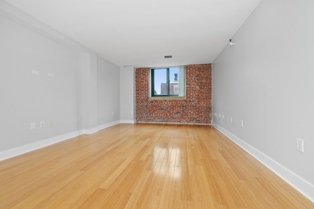 Boston, Massachusetts, 02129, United States, 1 Bedroom Bedrooms, ,1 BathroomBathrooms,Residential,For Sale,1968966