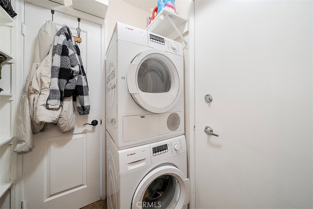 Burbank, California, 91505, United States, 1 Bedroom Bedrooms, ,1 BathroomBathrooms,Residential,For Sale,2009729