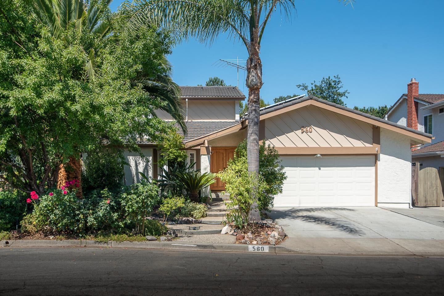 San Jose - Blossom Valley, California, 95123, United States, 4 Bedrooms Bedrooms, ,2 BathroomsBathrooms,Residential,For Sale,1732910