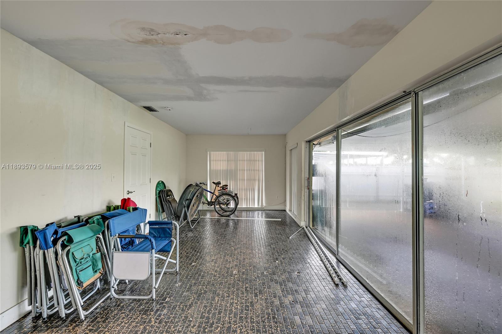 Miami Gardens, Florida, 33169, United States, 5 Bedrooms Bedrooms, ,2 BathroomsBathrooms,Residential,For Sale,1977274