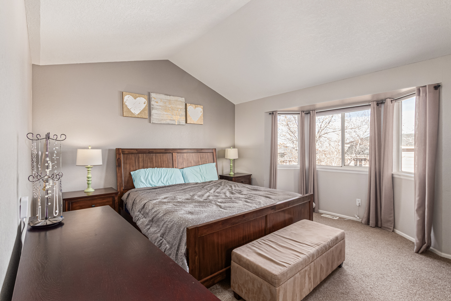 Highlands Ranch, Colorado, 80129, United States, 4 Bedrooms Bedrooms, ,2 BathroomsBathrooms,Residential,For Sale,1987309