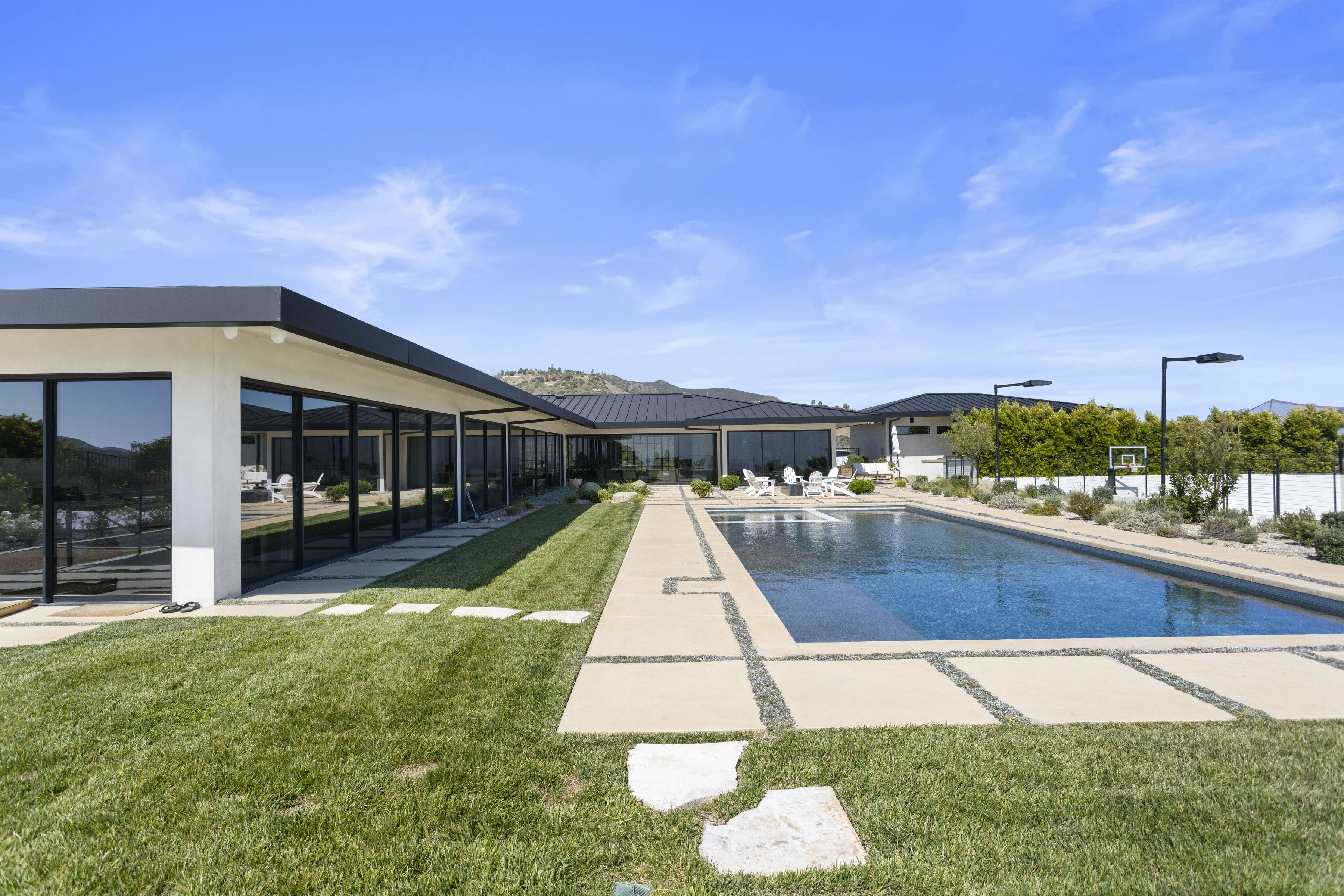  5837 Murphy Way - 物件實景
