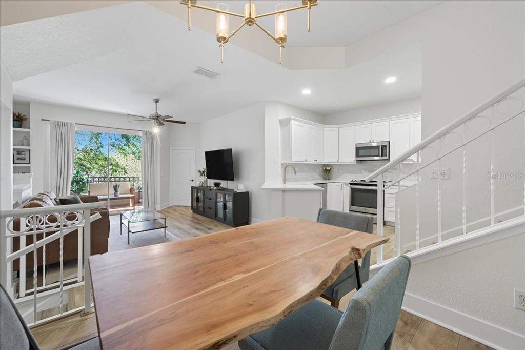 Tampa, Florida, 33602, United States, 3 Bedrooms Bedrooms, ,2 BathroomsBathrooms,Residential,For Sale,1970738