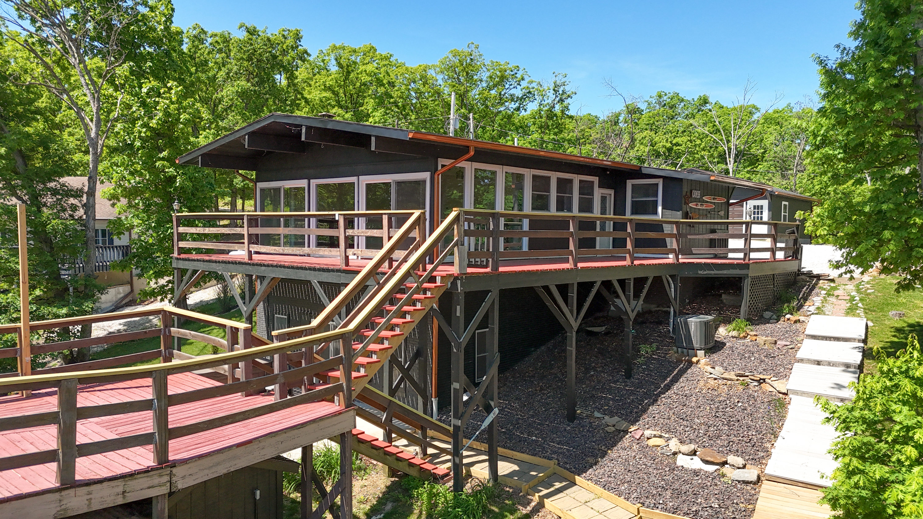 Keytesville, Missouri, 65261, United States, 4 Bedrooms Bedrooms, ,3 BathroomsBathrooms,Residential,For Sale,2048618